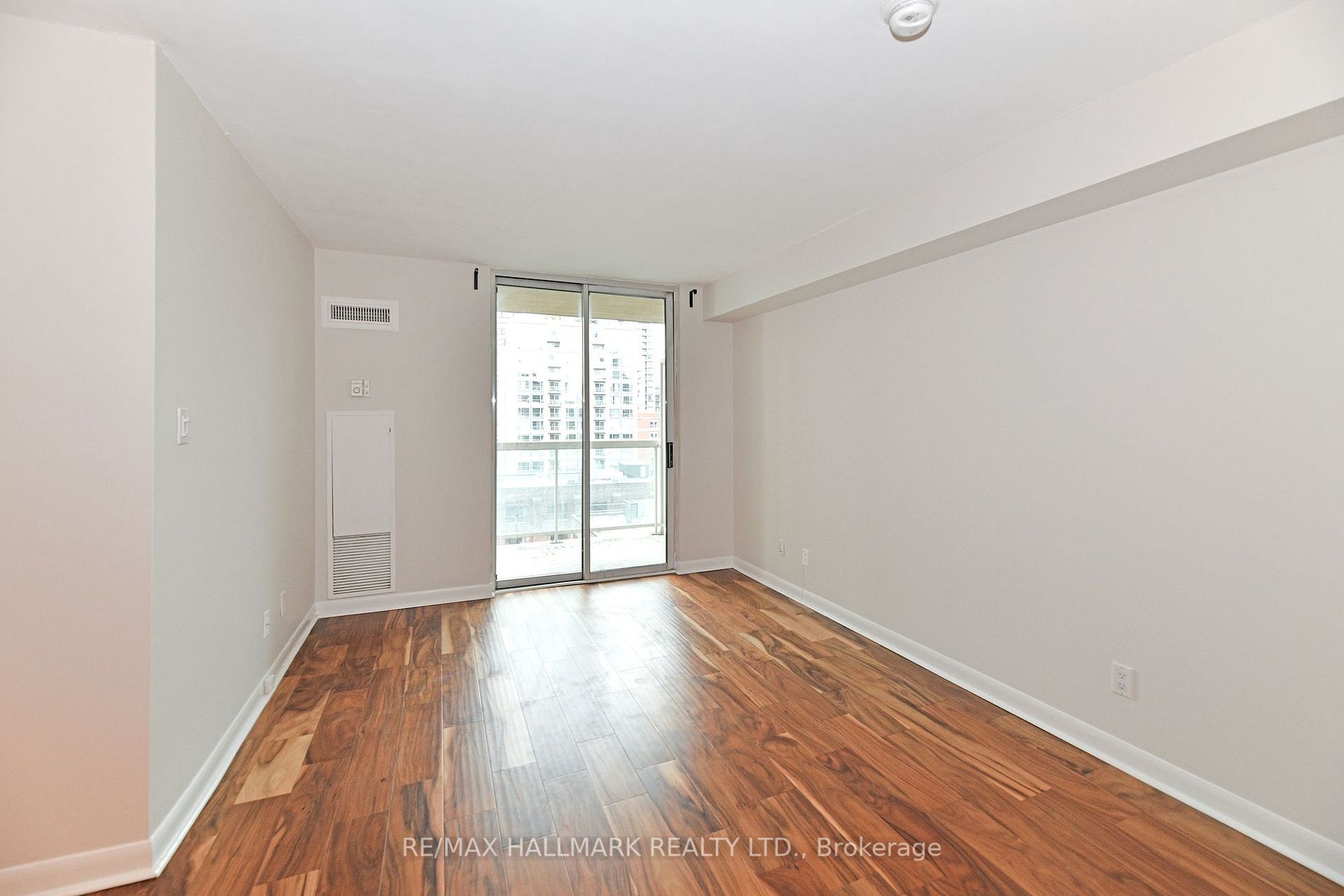 323 Richmond St E, #1008