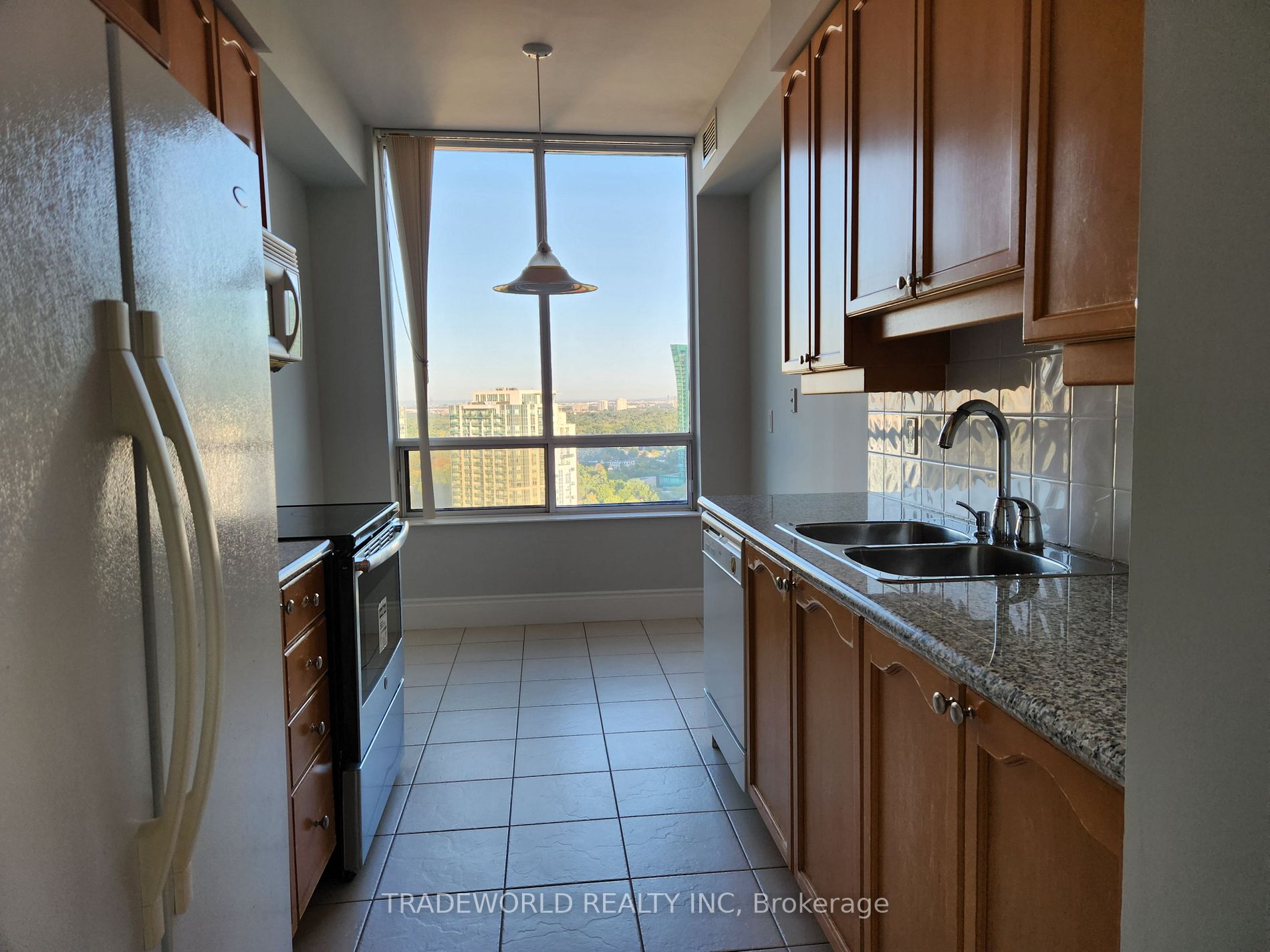 Listing C7012844 - Large Photo # 4
