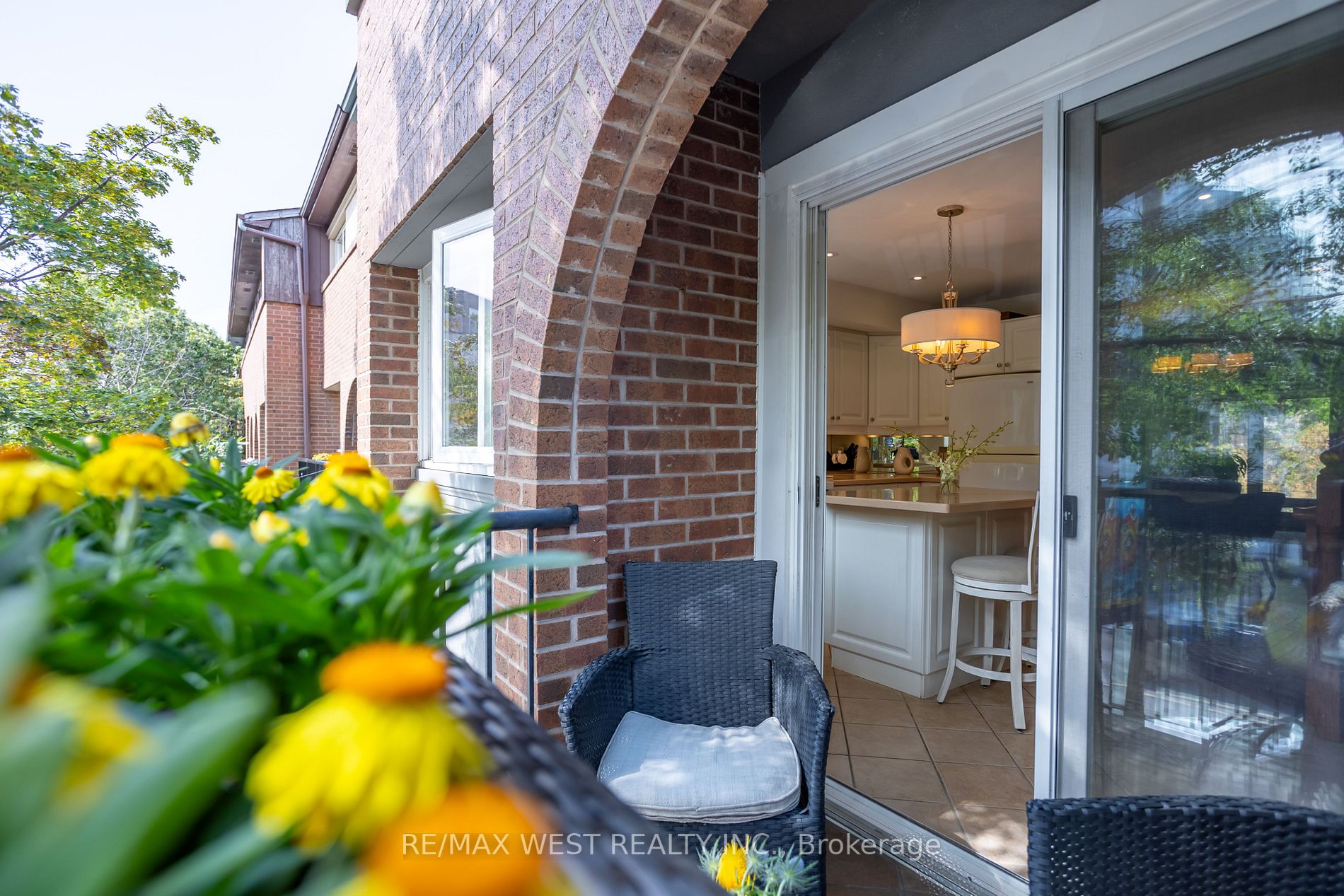 108 Dupont St