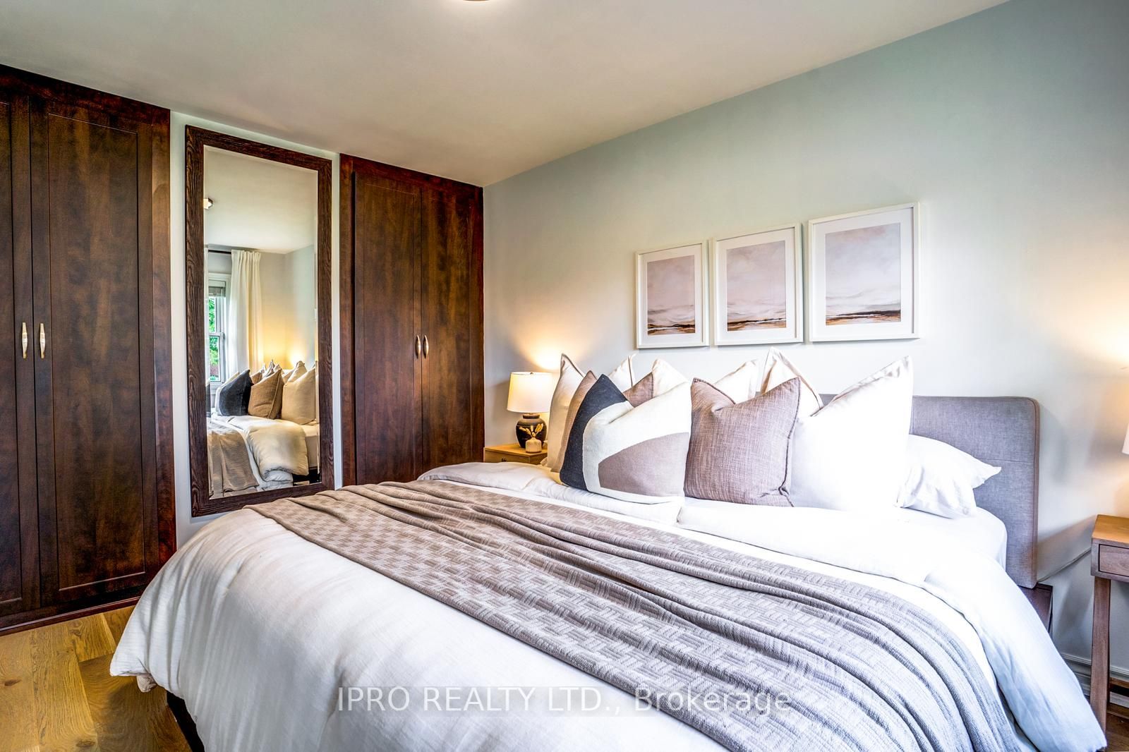15 Tufton Cres