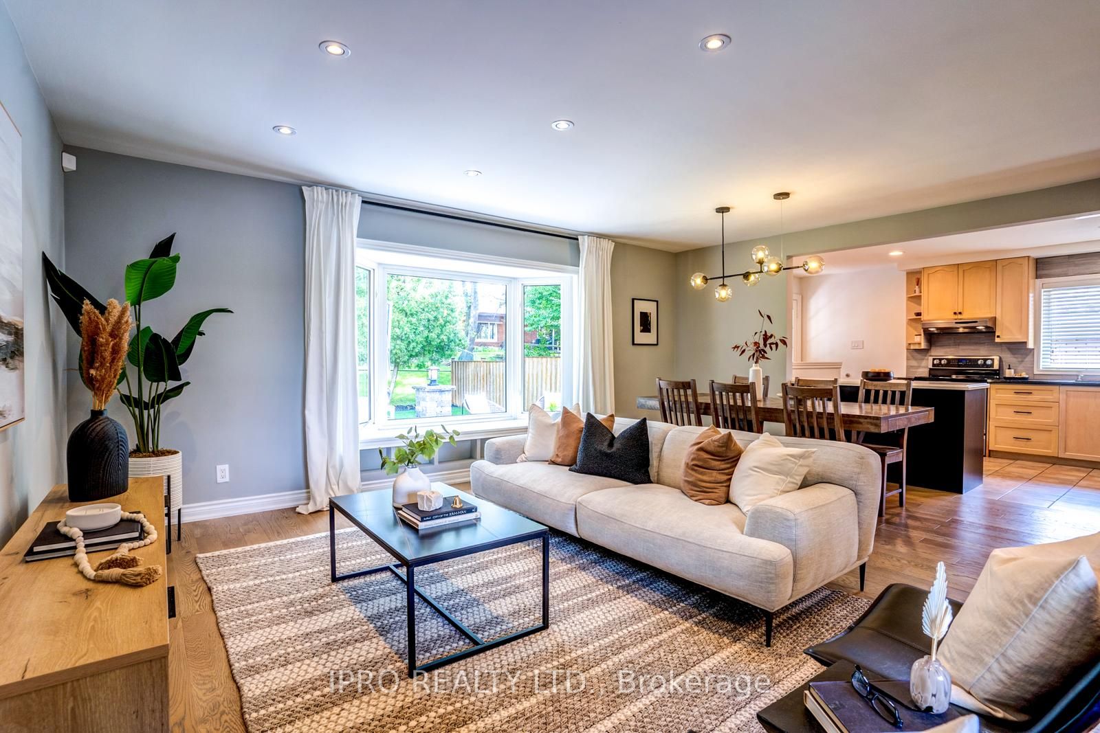 15 Tufton Cres