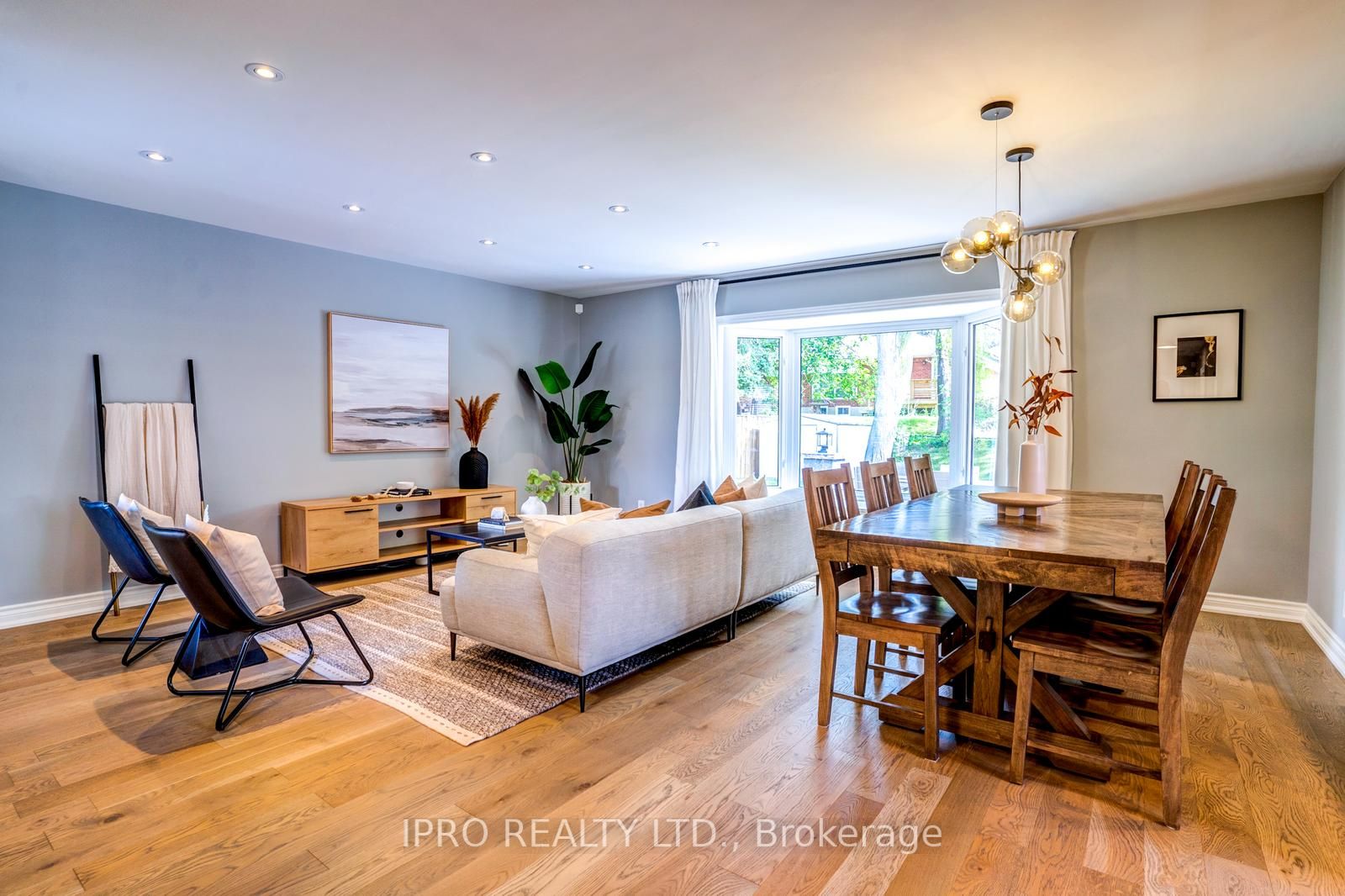 15 Tufton Cres