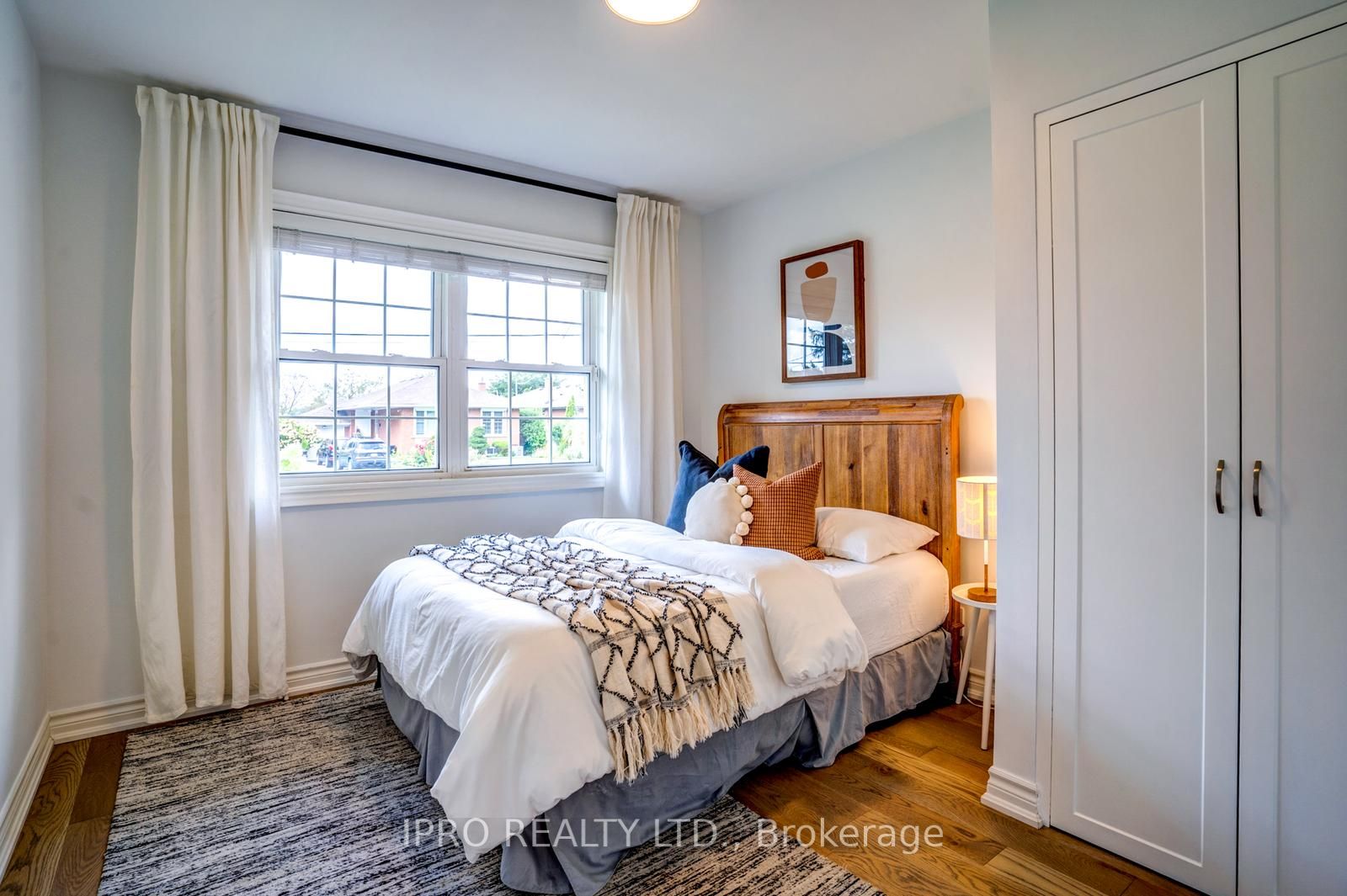 15 Tufton Cres