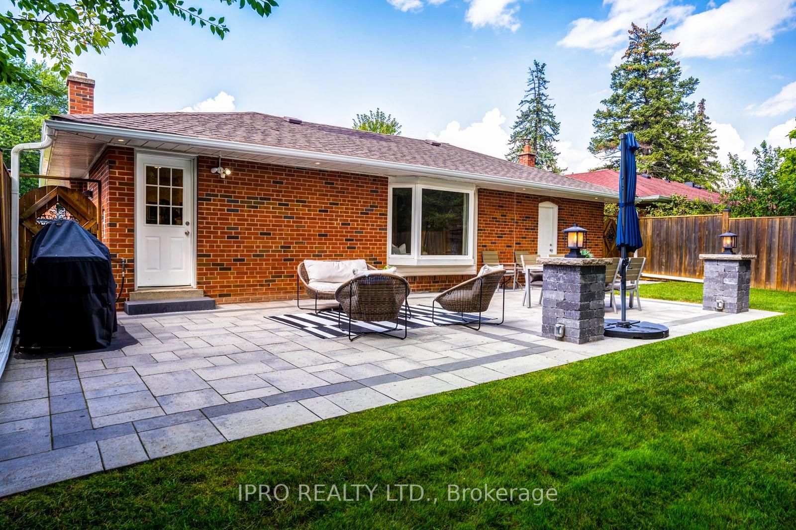 15 Tufton Cres