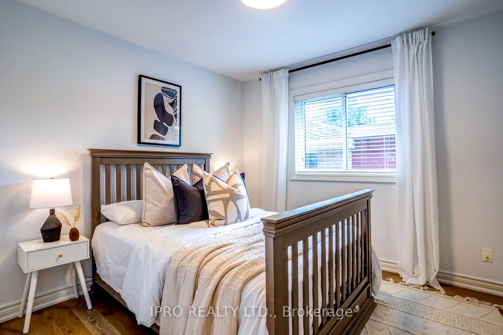 15 Tufton Cres