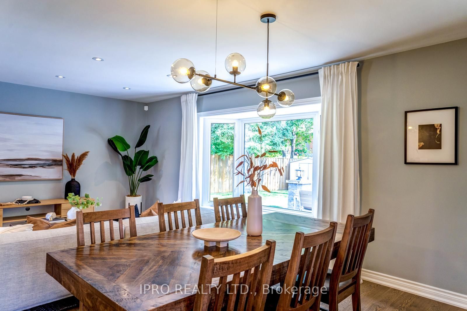 15 Tufton Cres