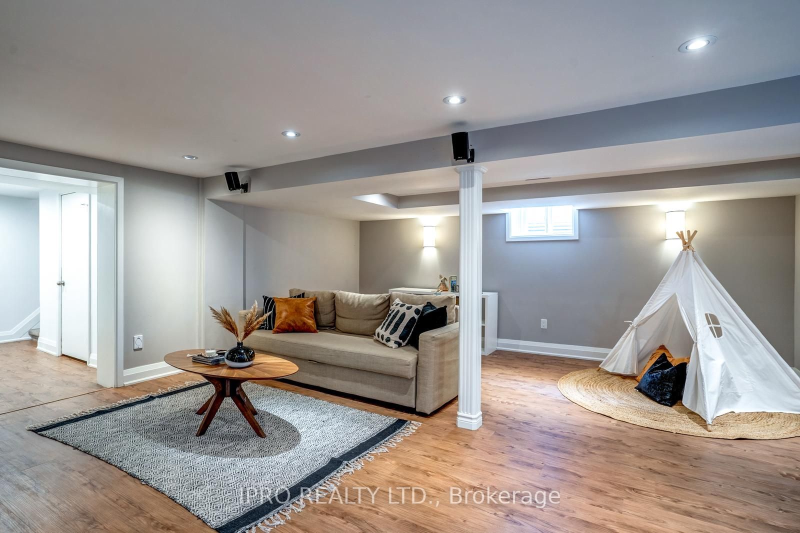 15 Tufton Cres