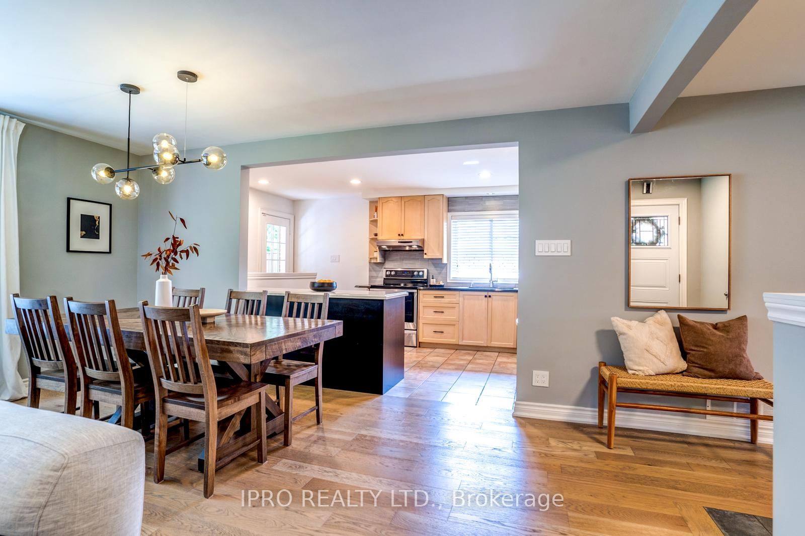 15 Tufton Cres