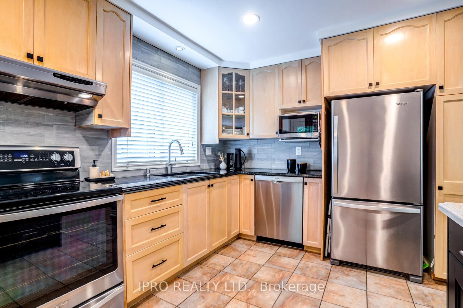 15 Tufton Cres
