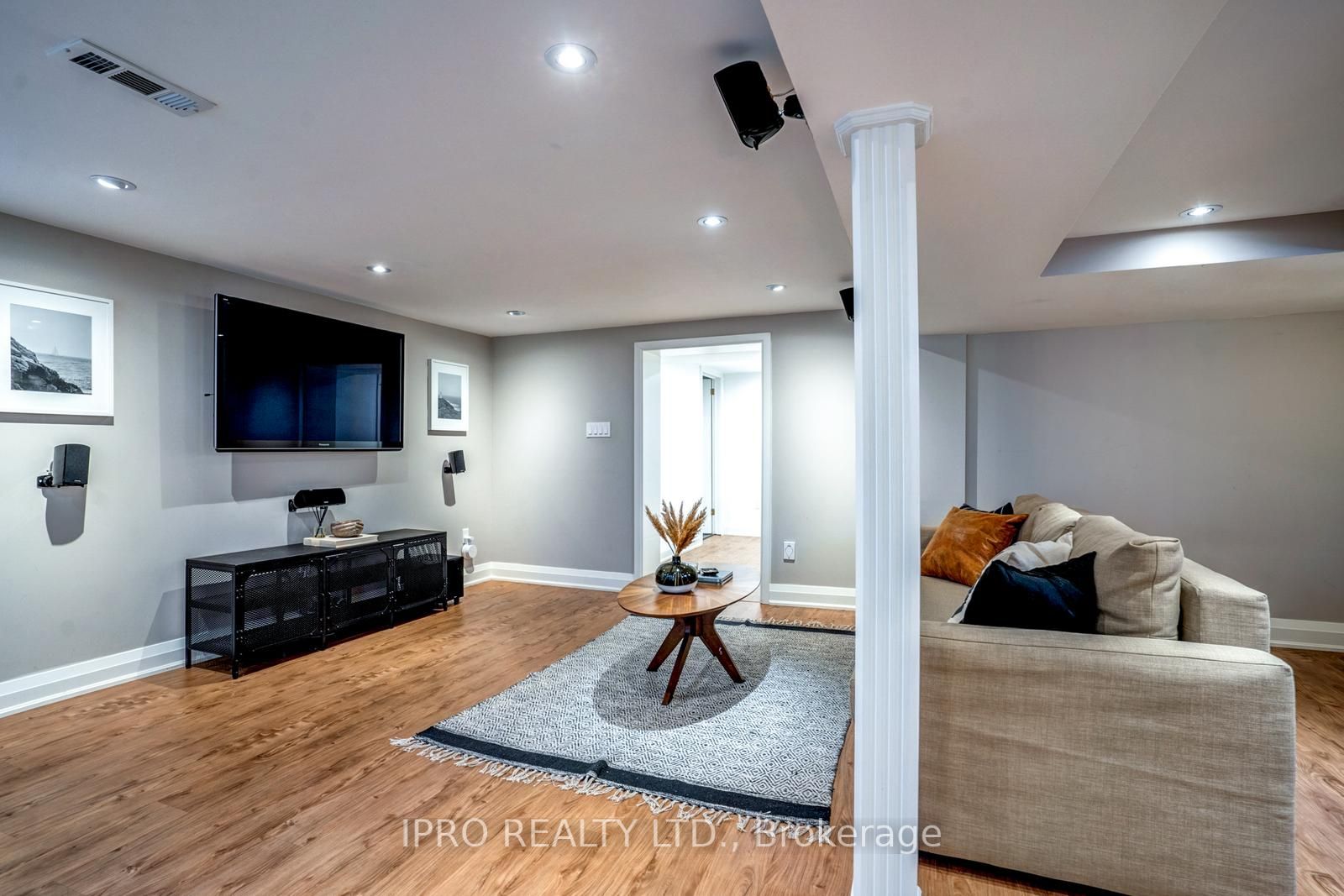 15 Tufton Cres