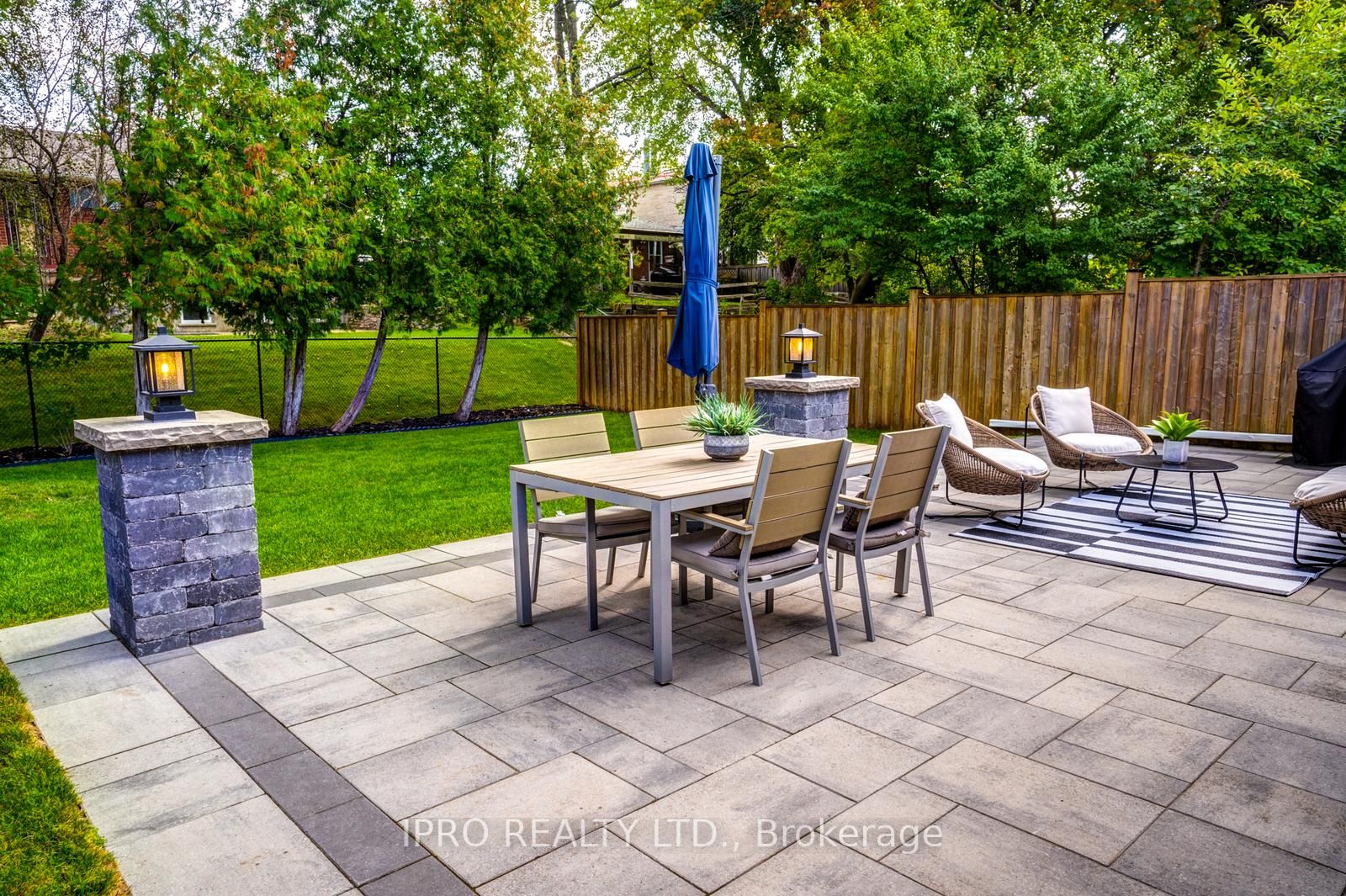 15 Tufton Cres