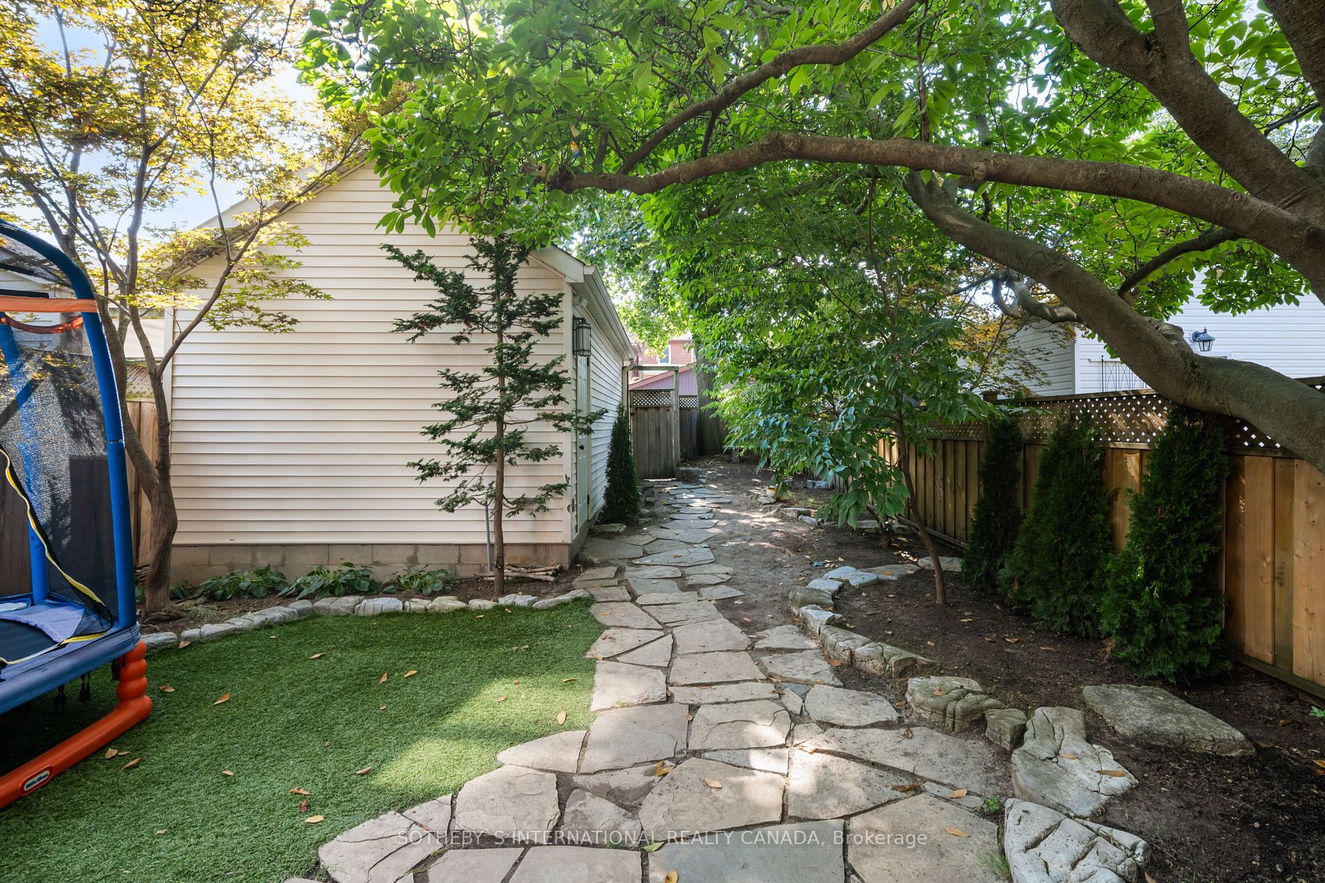 25 Cranbrooke Ave