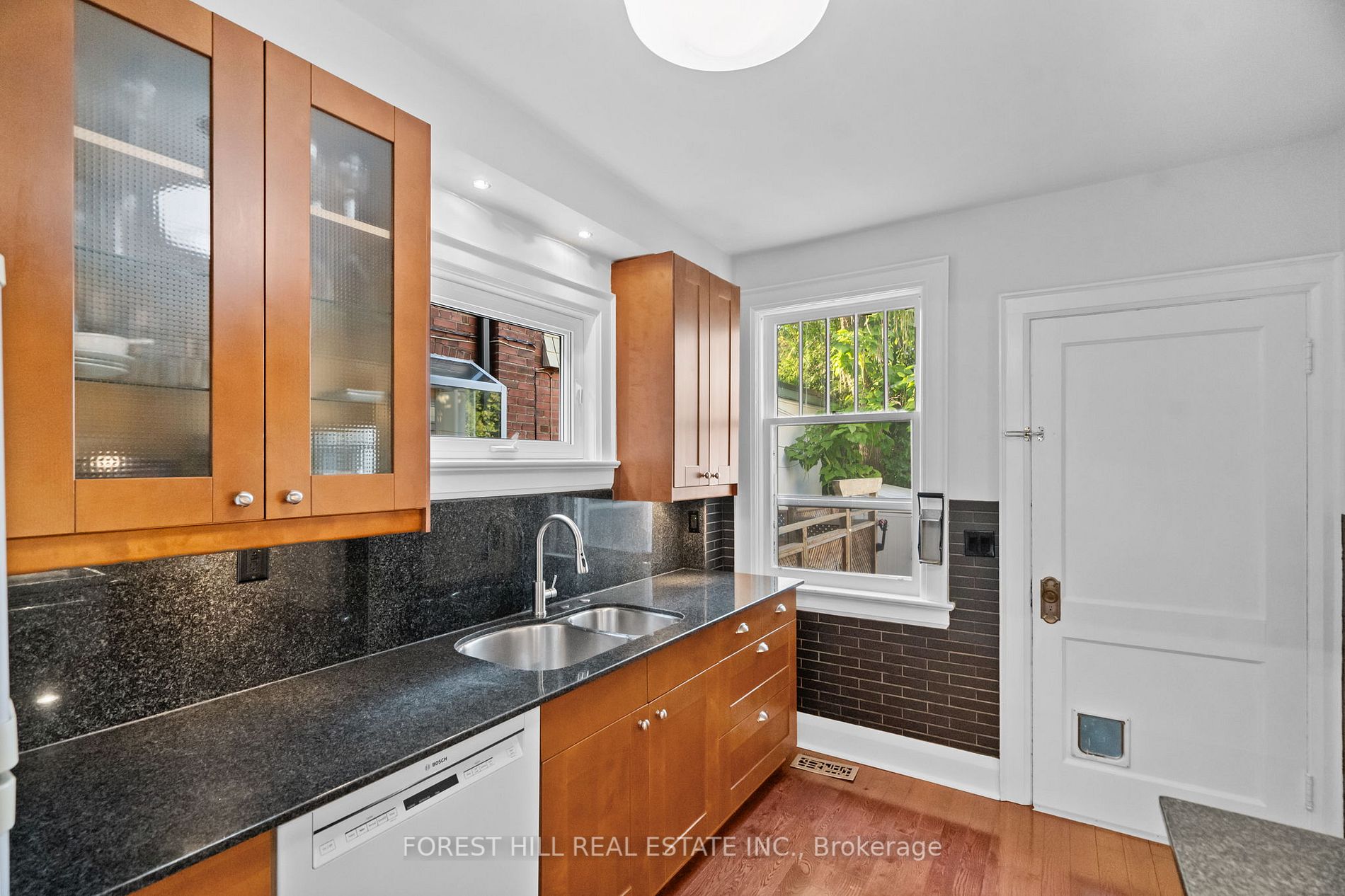 92 Bowood Ave