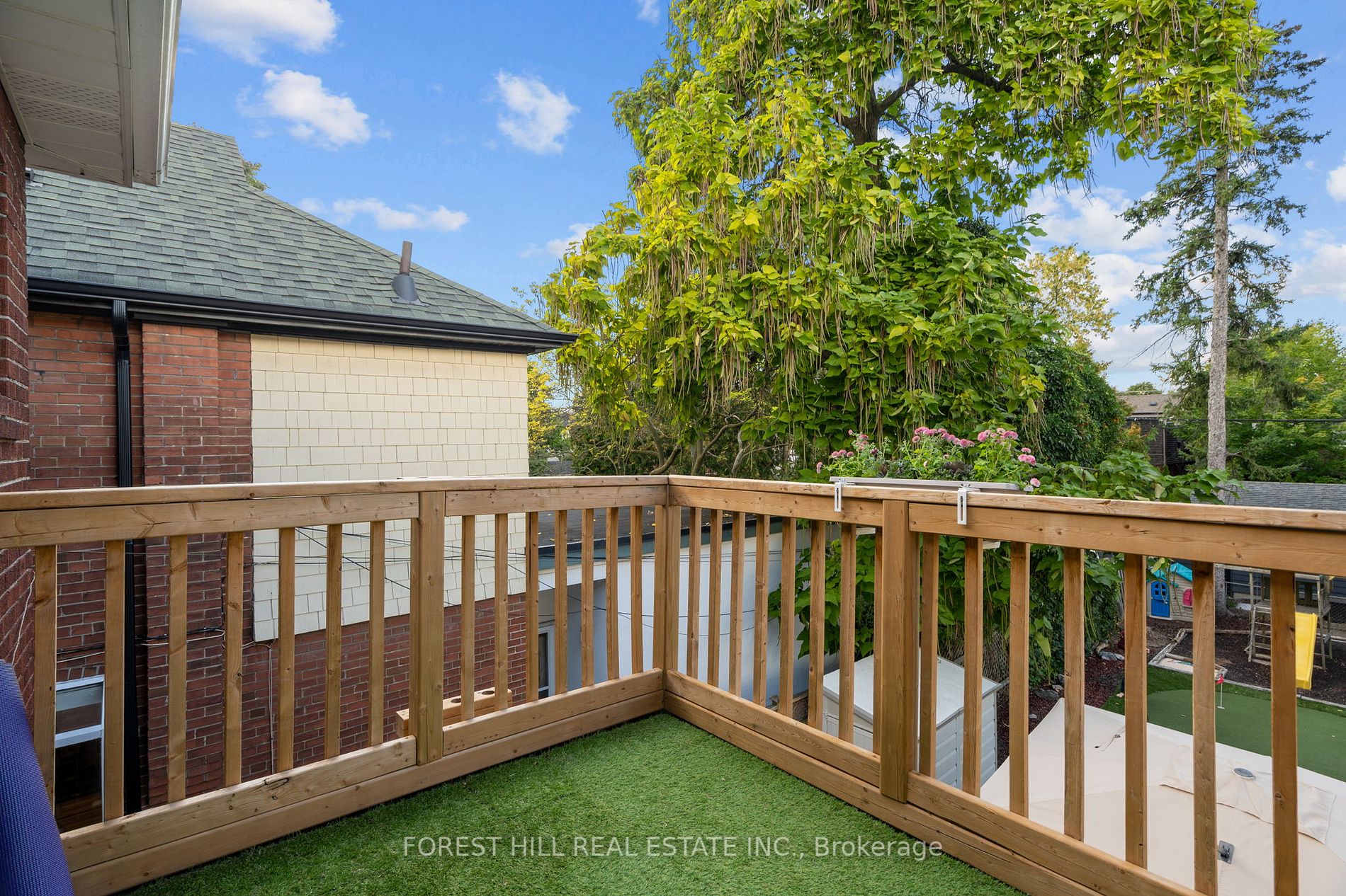 92 Bowood Ave