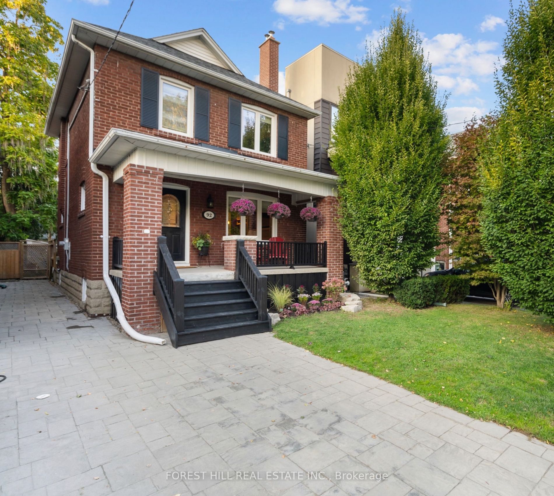 92 Bowood Ave