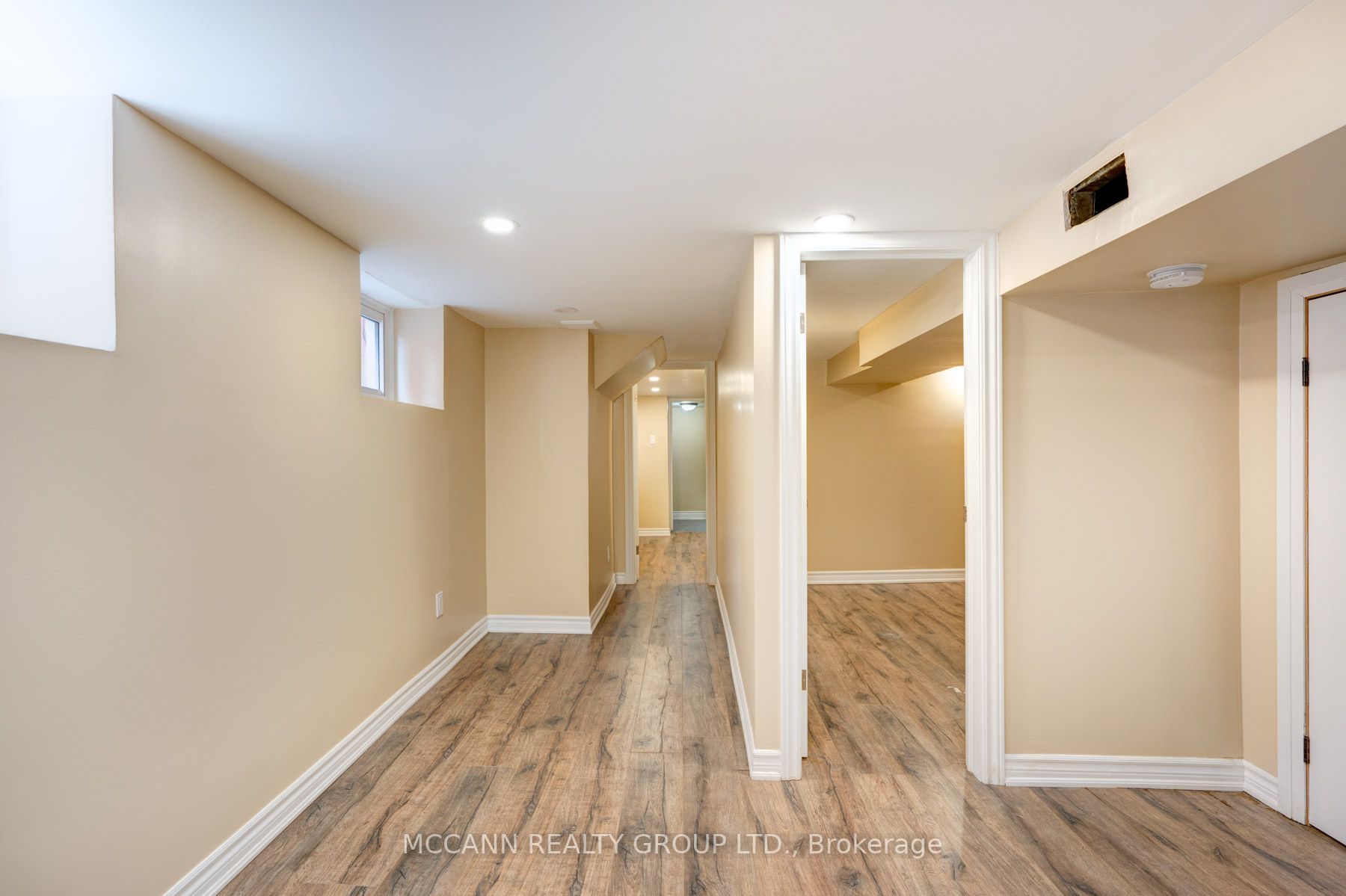 301 Robina Ave