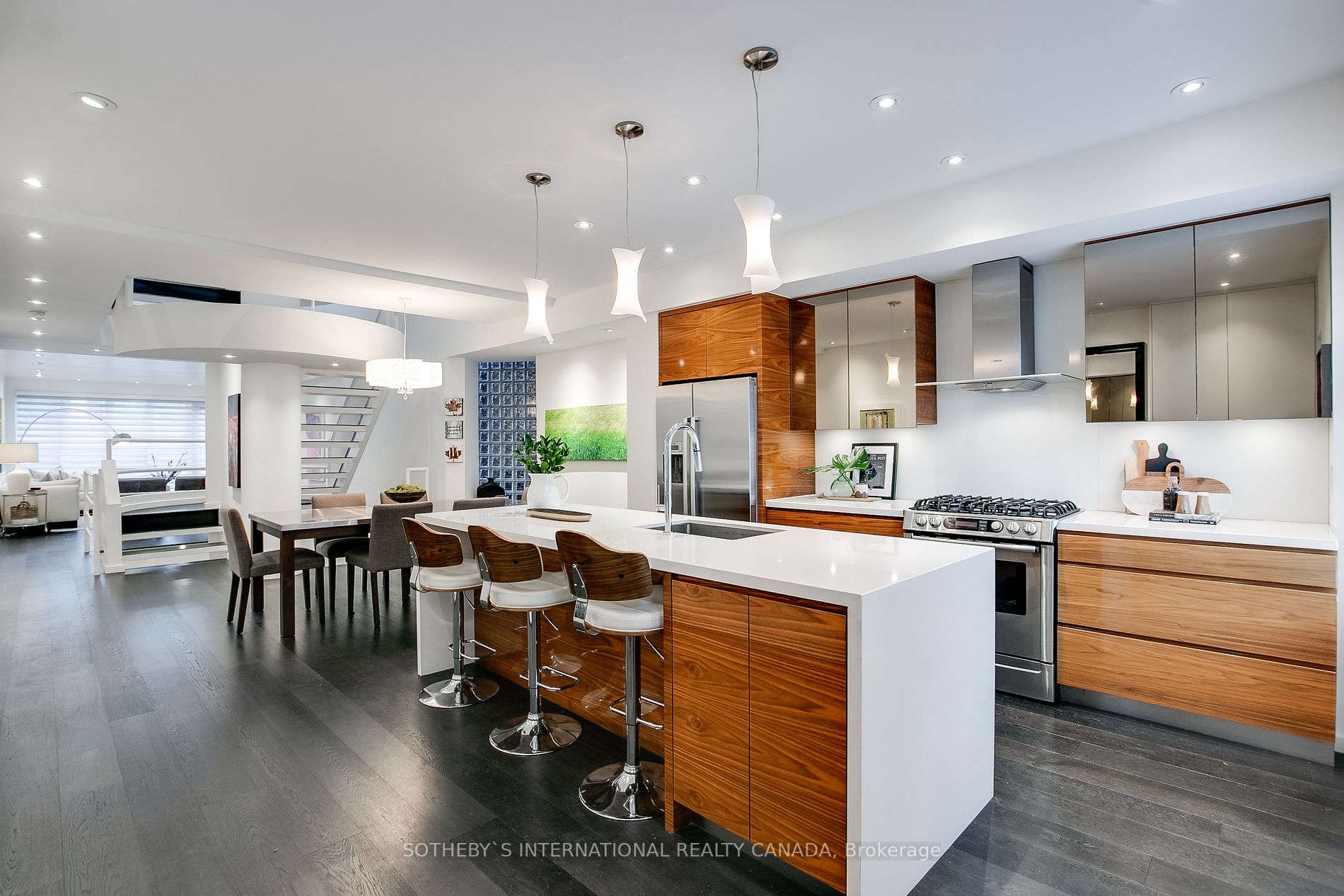125 Seaton St