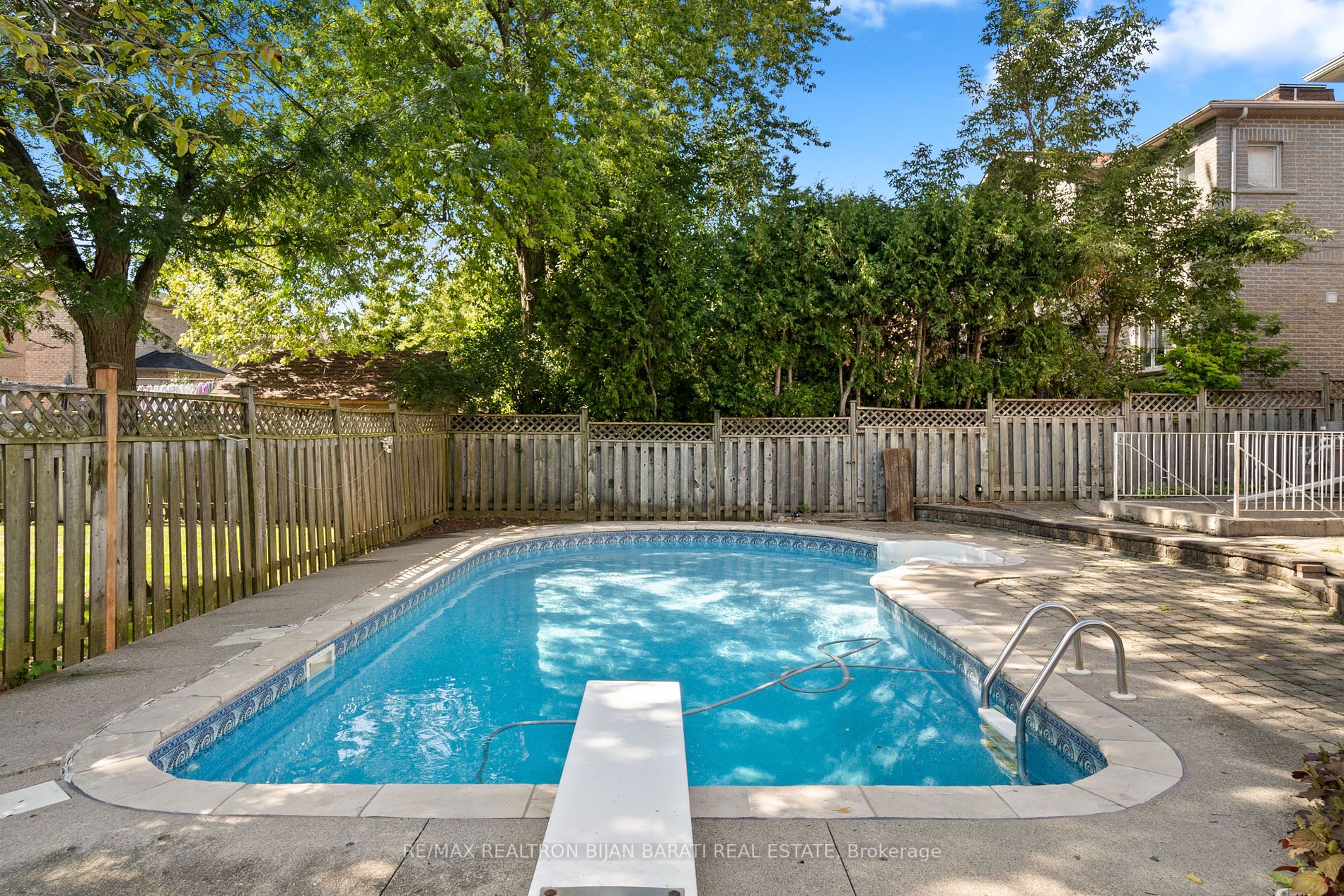 391 Empress Ave