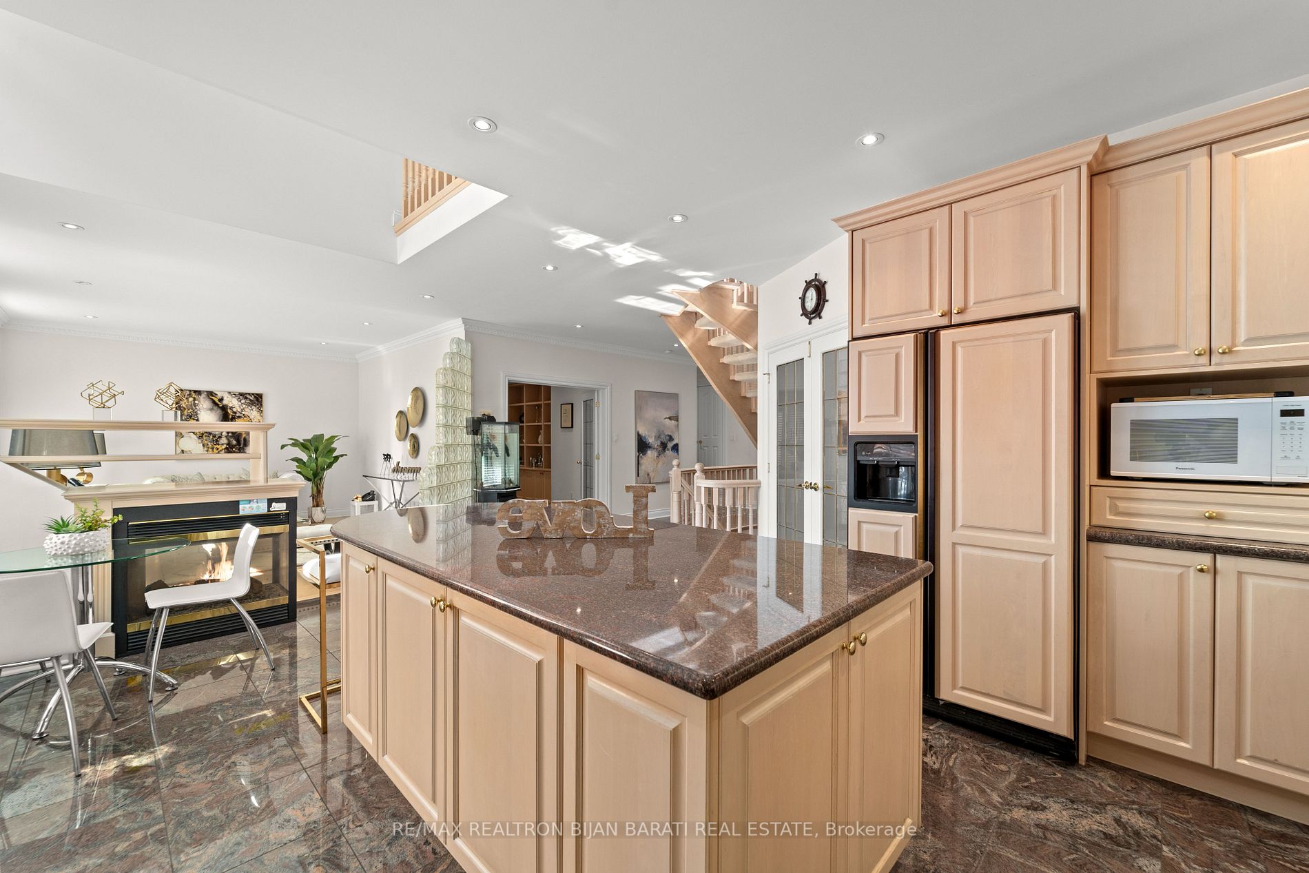 391 Empress Ave