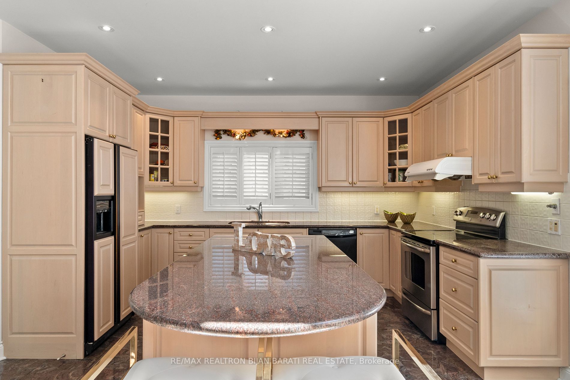 391 Empress Ave