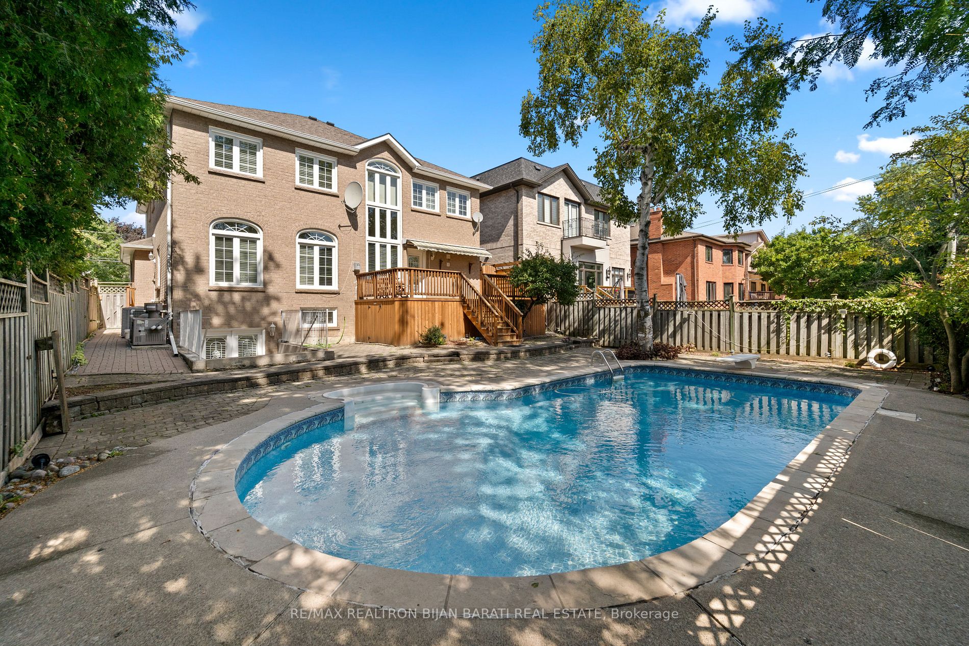 391 Empress Ave