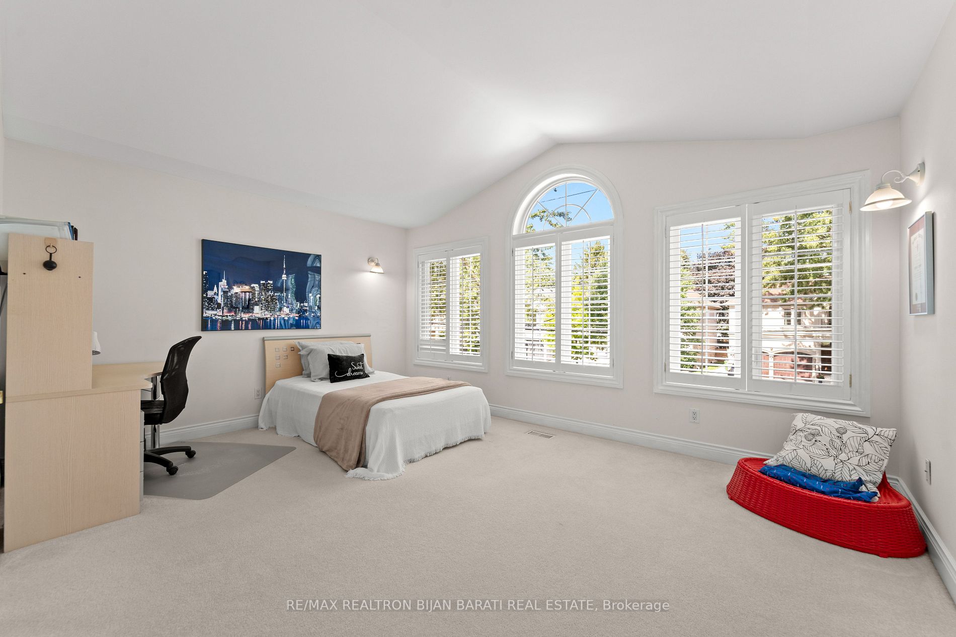 391 Empress Ave