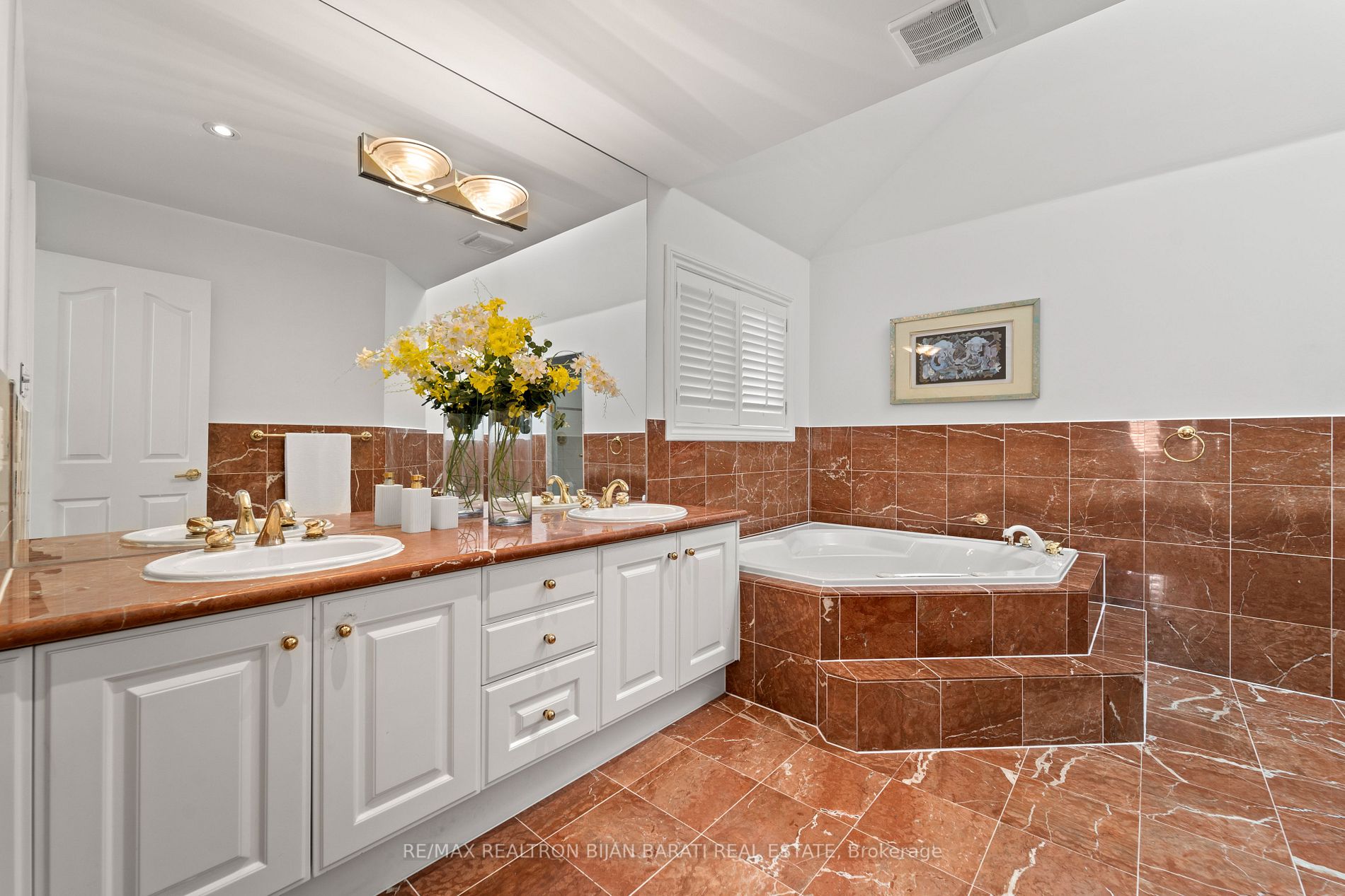 391 Empress Ave