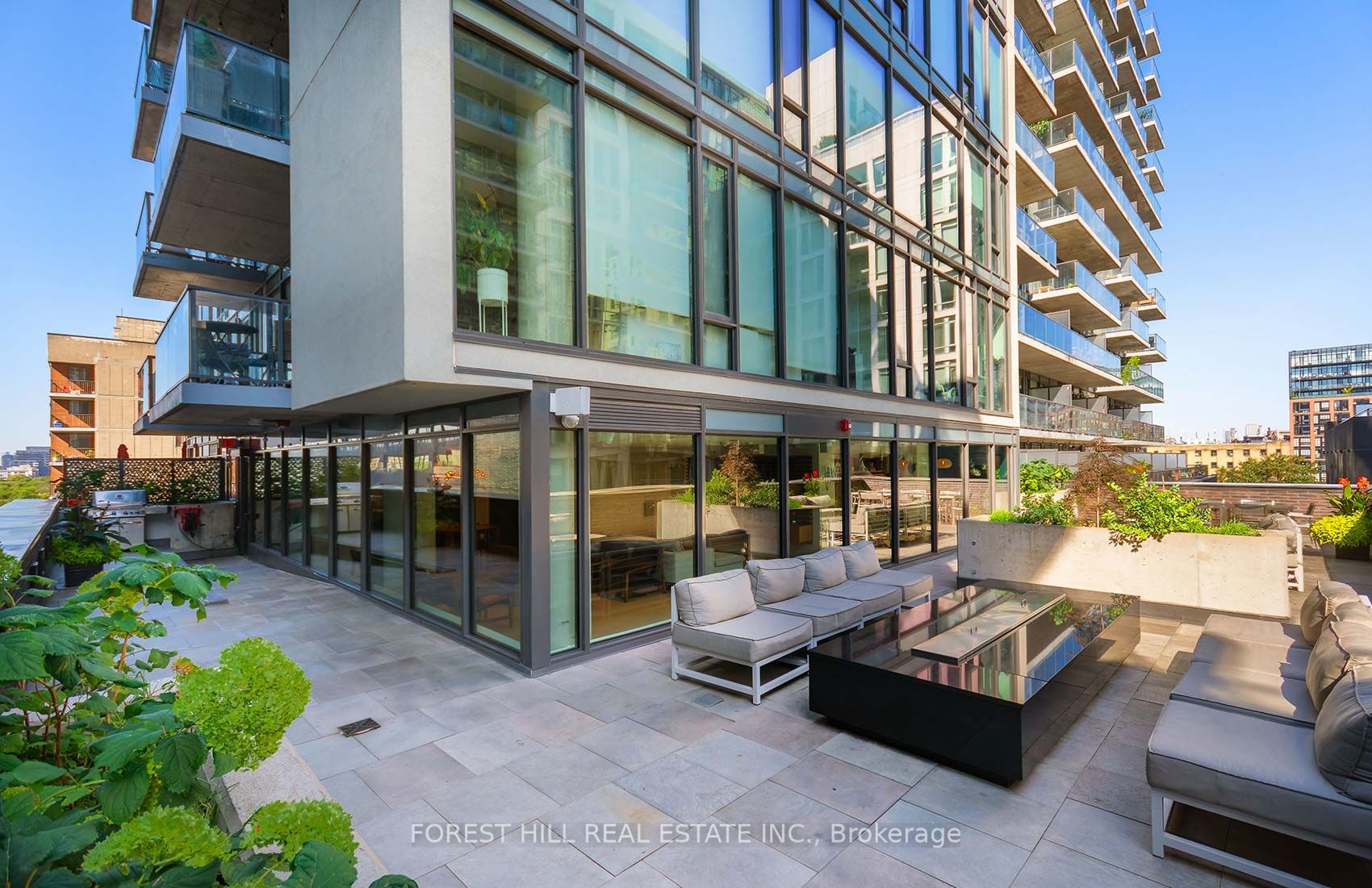 111 Bathurst St, #512