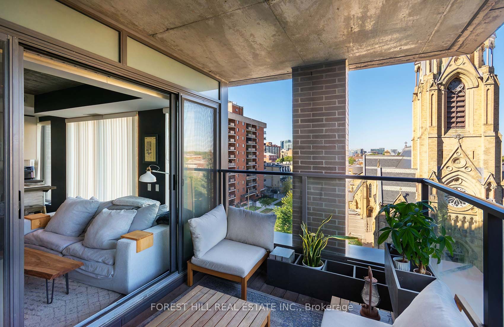 111 Bathurst St, #512
