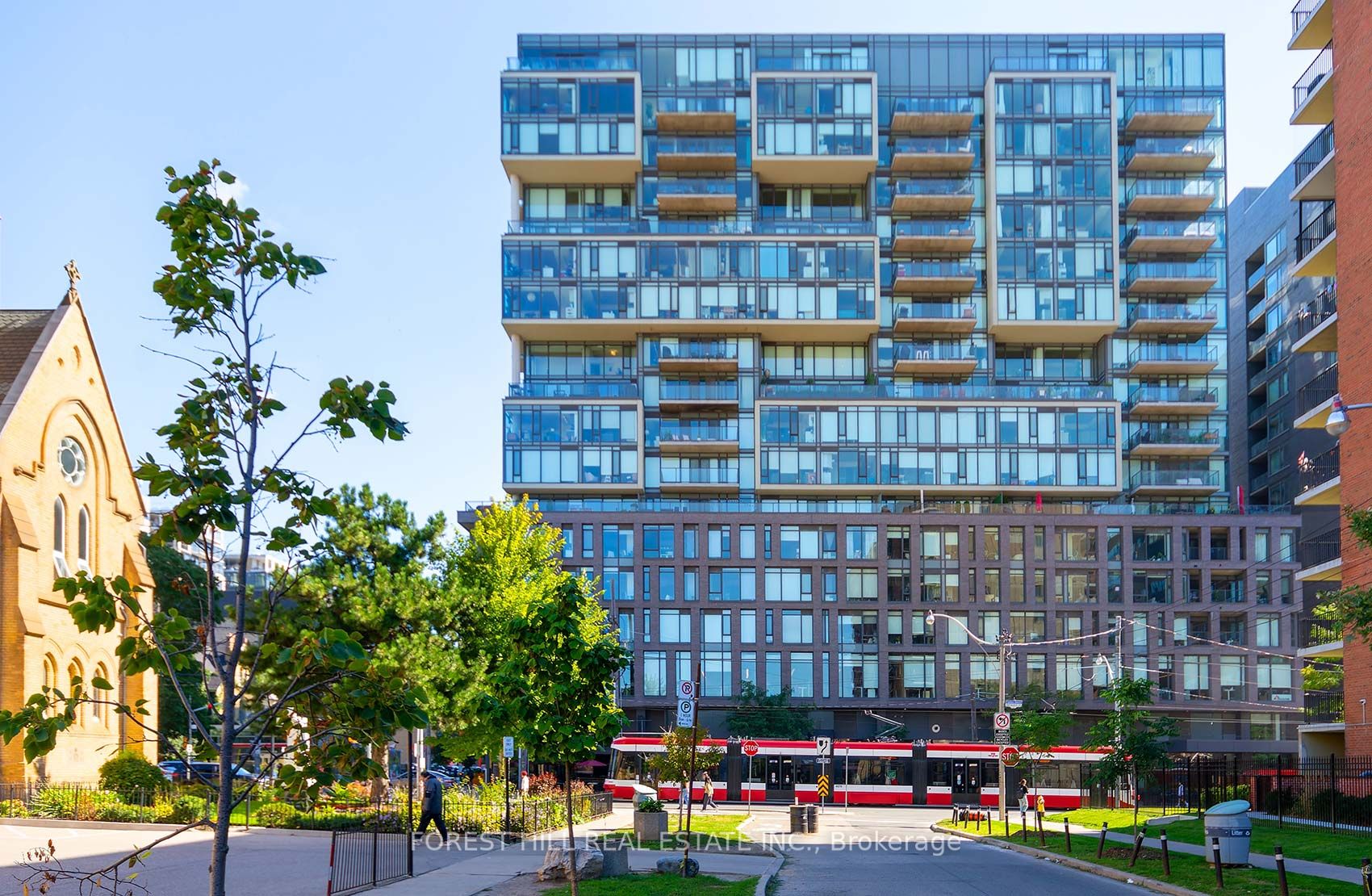 111 Bathurst St, #512