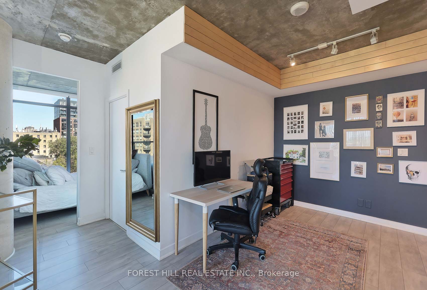 111 Bathurst St, #512