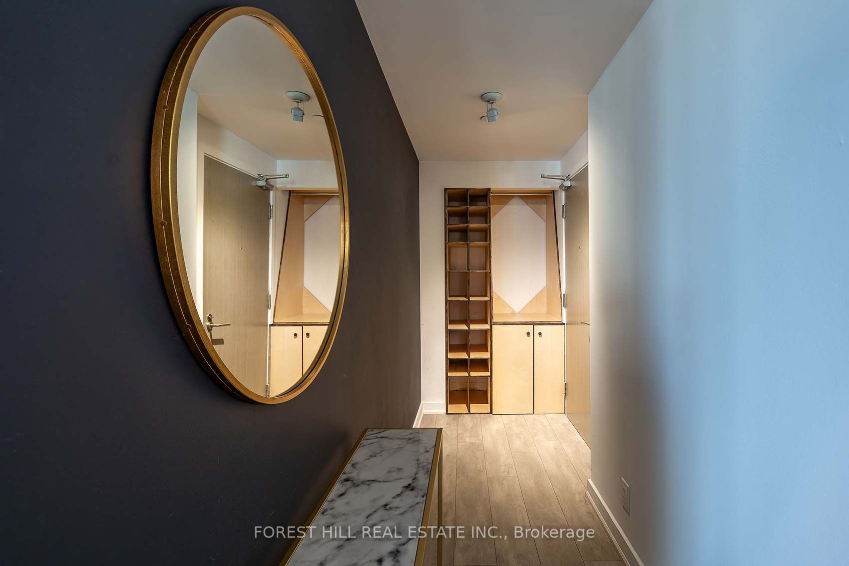 111 Bathurst St, #512