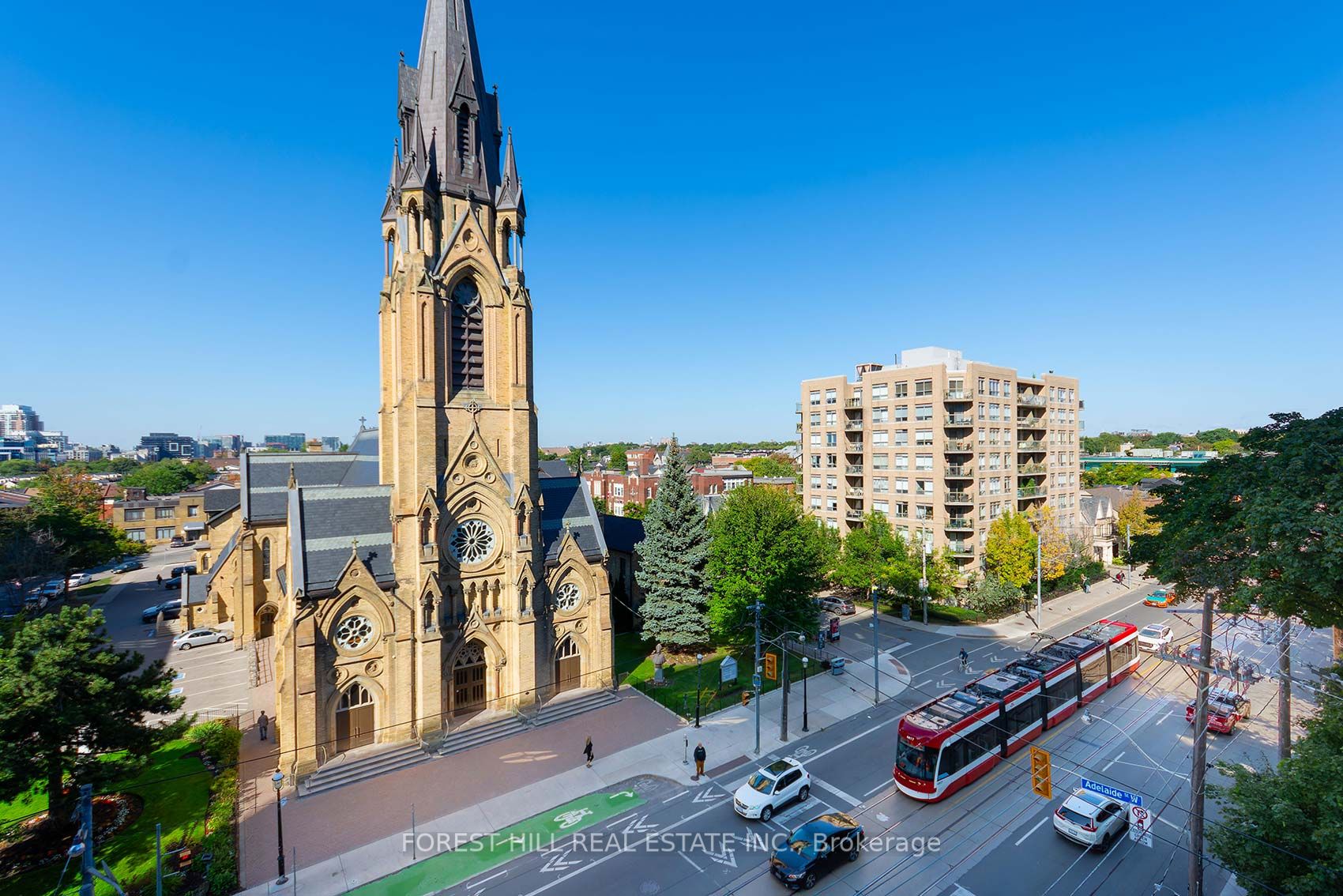 111 Bathurst St, #512