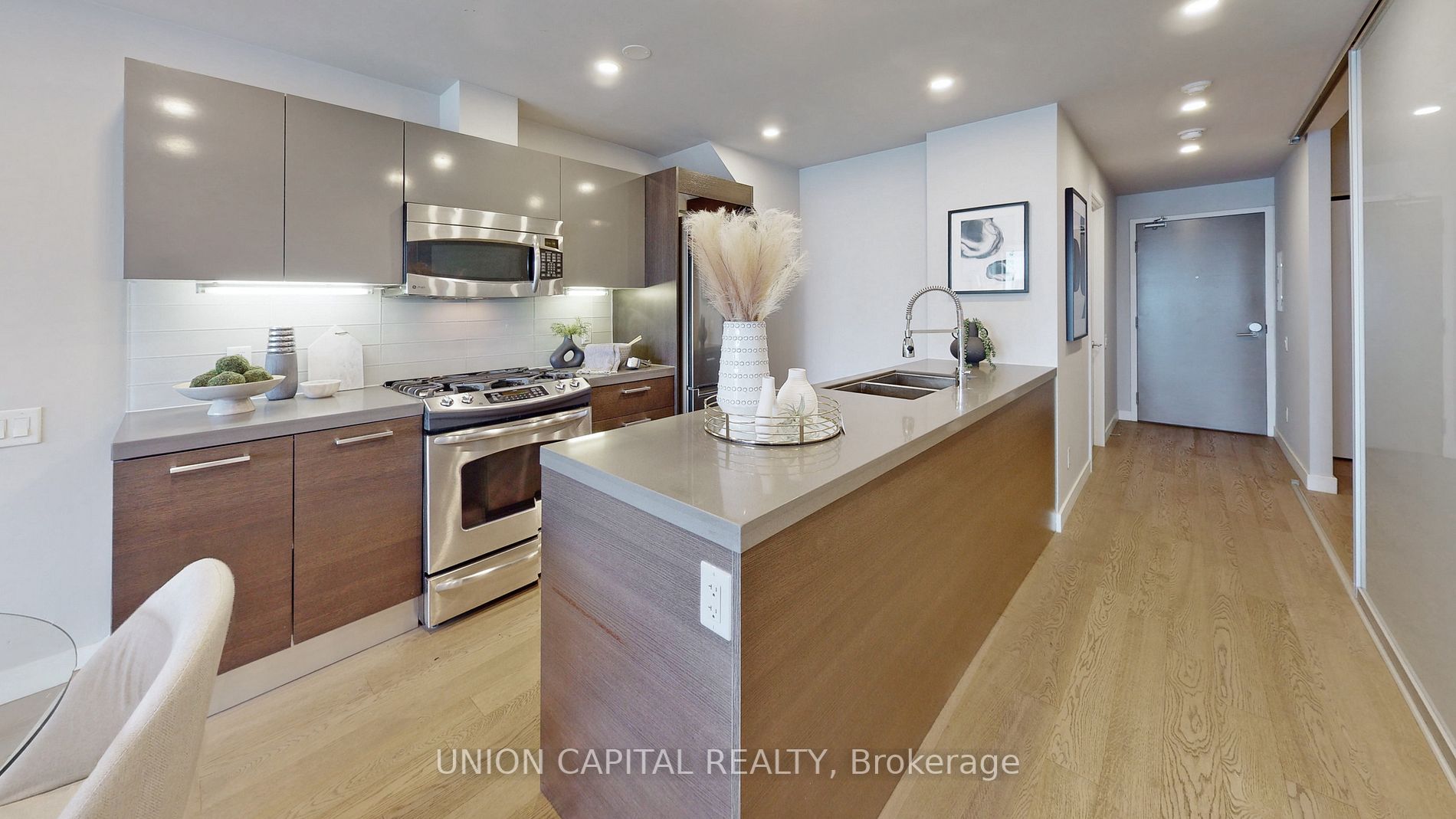 25 Stafford St, #904