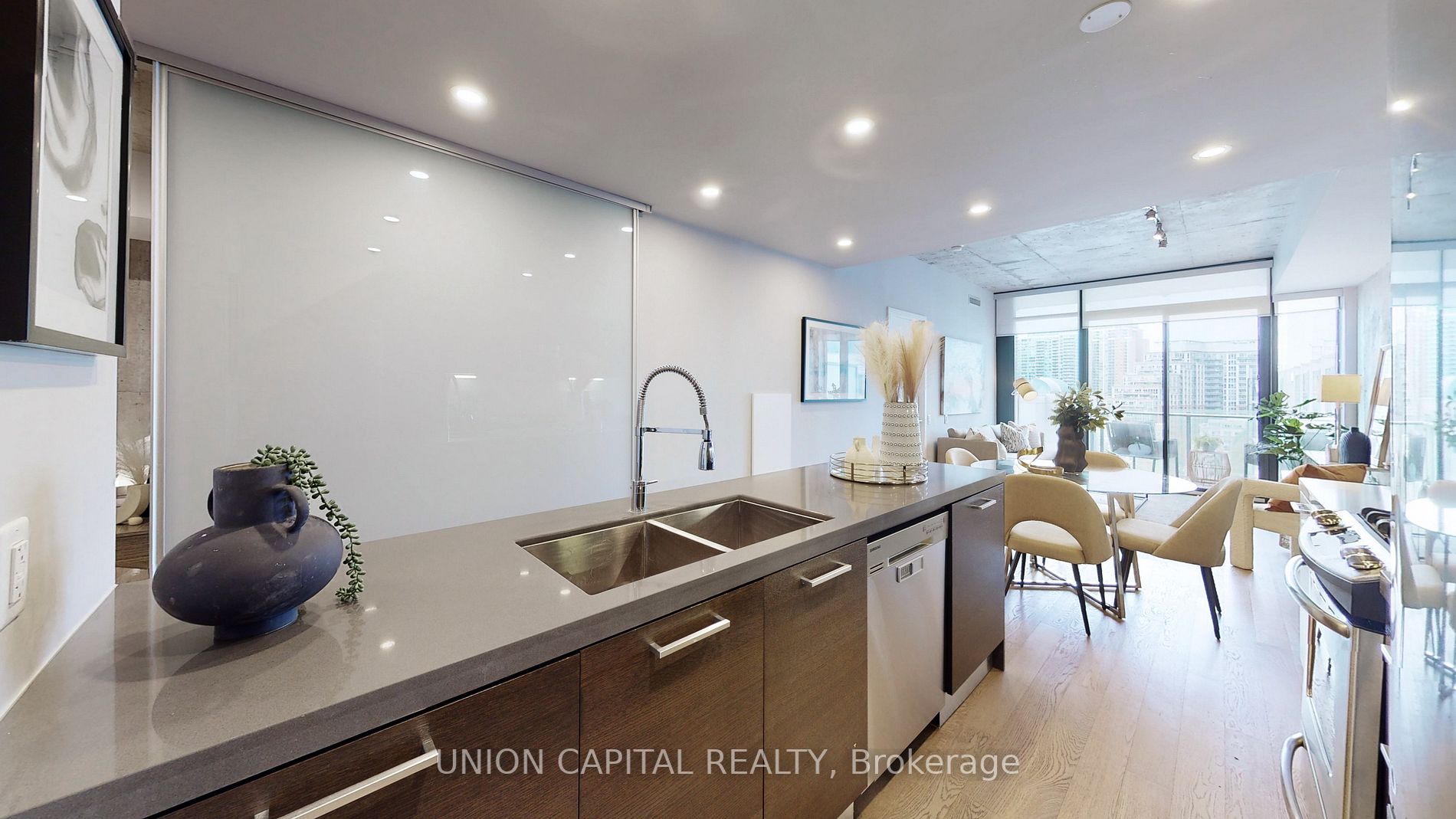 25 Stafford St, #904