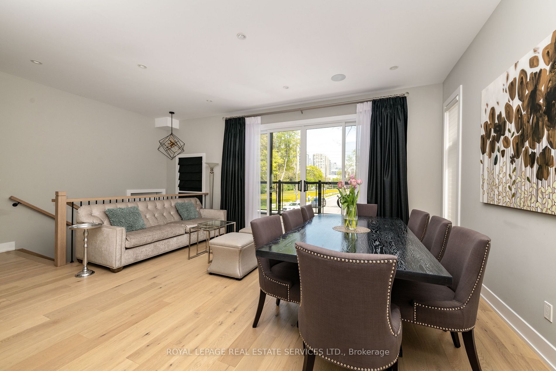 23 Anndale Dr