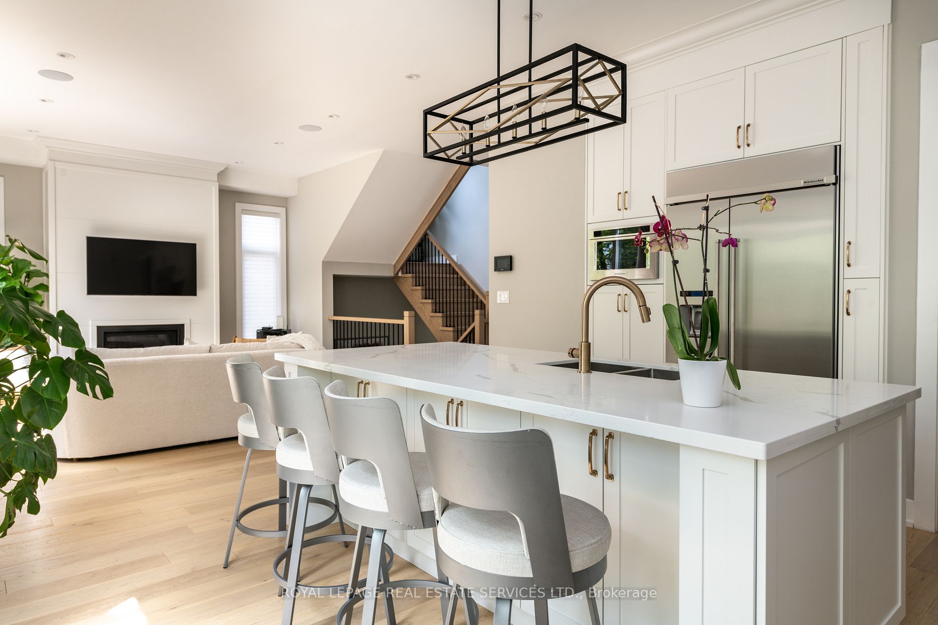 23 Anndale Dr