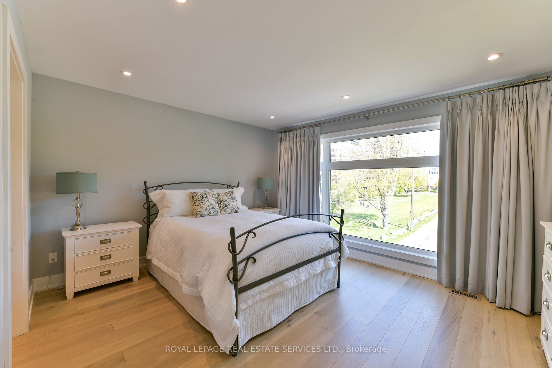 23 Anndale Dr
