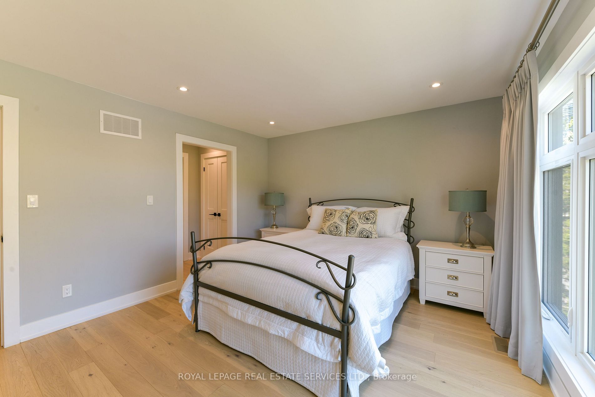 23 Anndale Dr