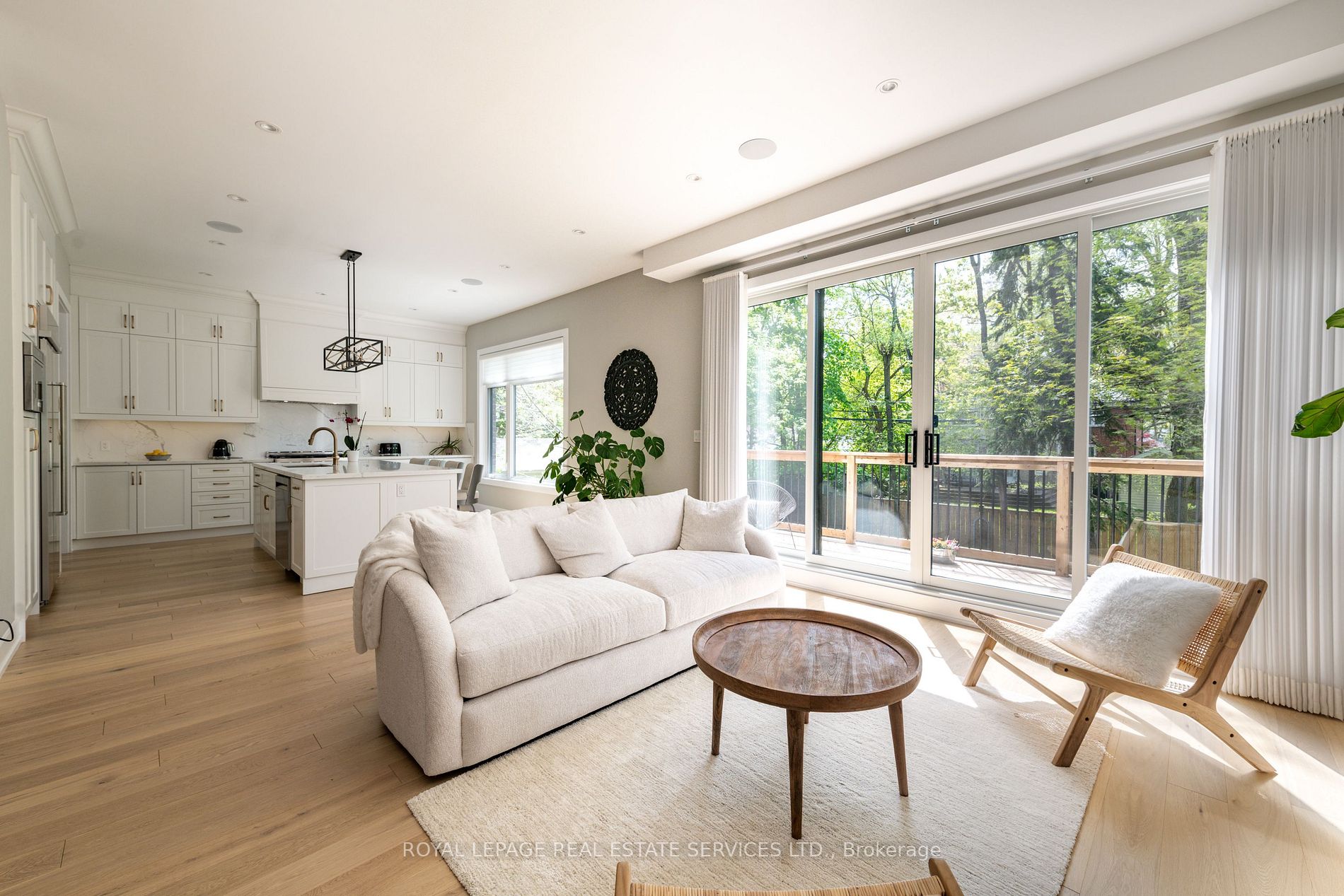 23 Anndale Dr