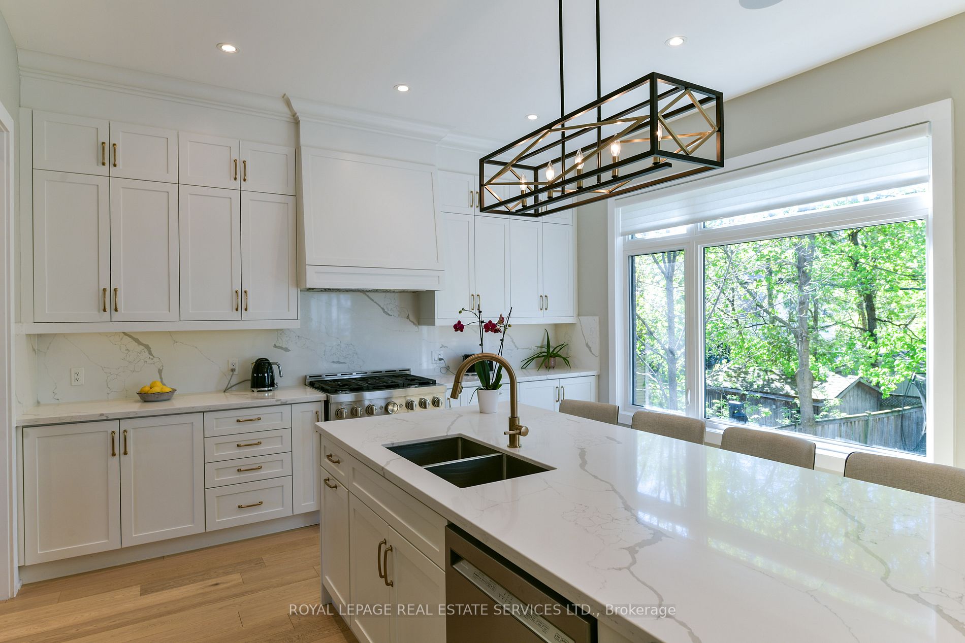 23 Anndale Dr