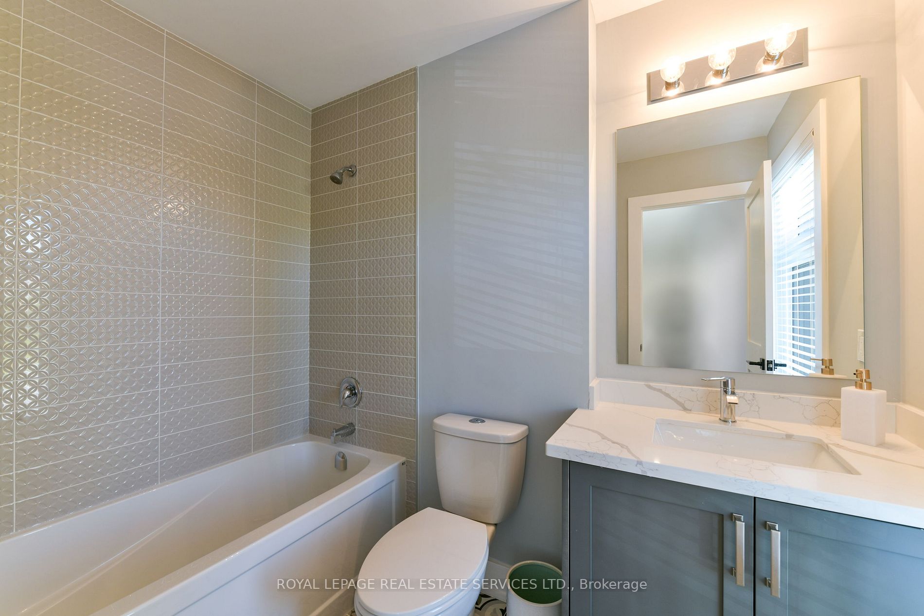 23 Anndale Dr
