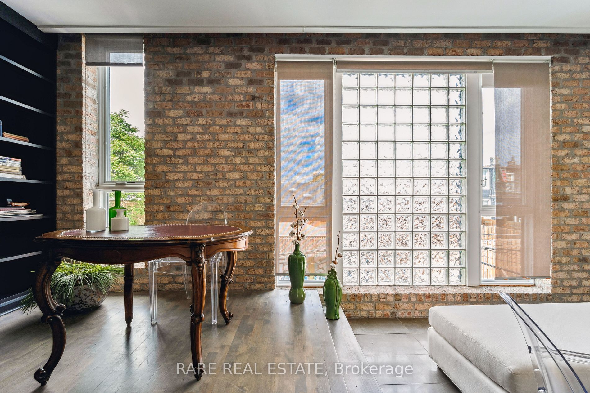 670 Richmond St, #204