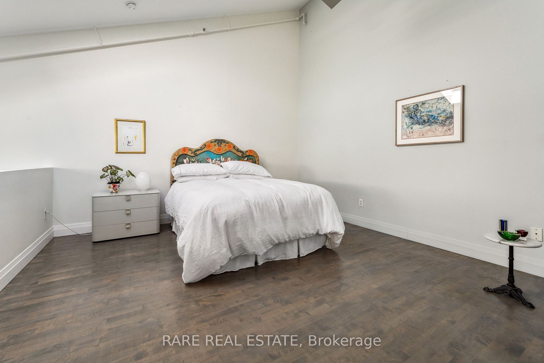 670 Richmond St, #204