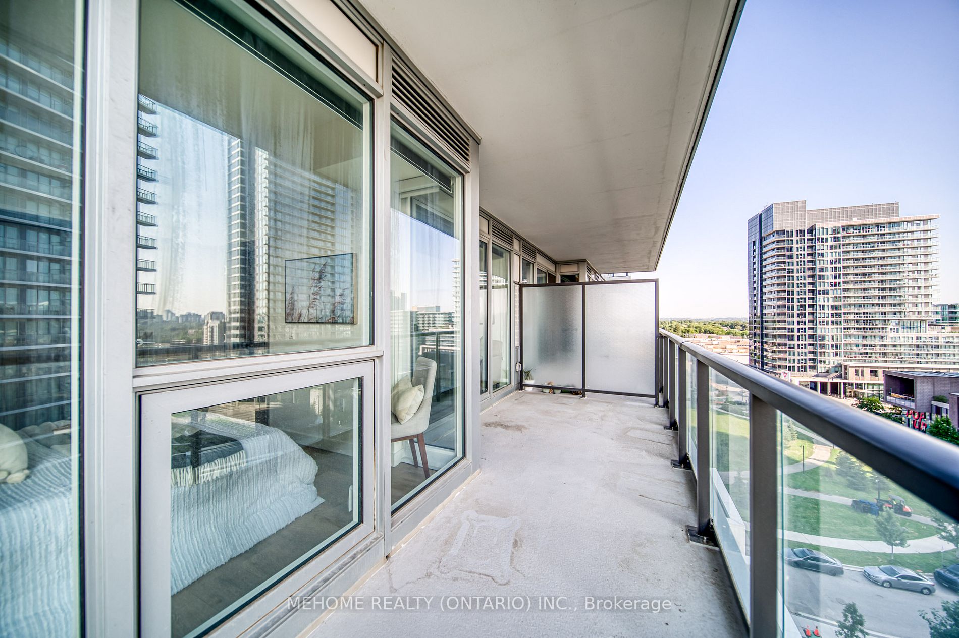 95 Mcmahon Dr, #901