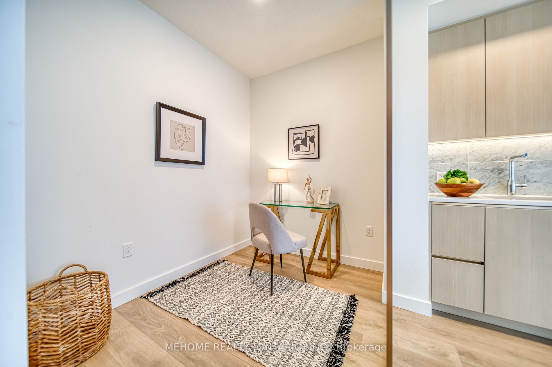 95 Mcmahon Dr, #901