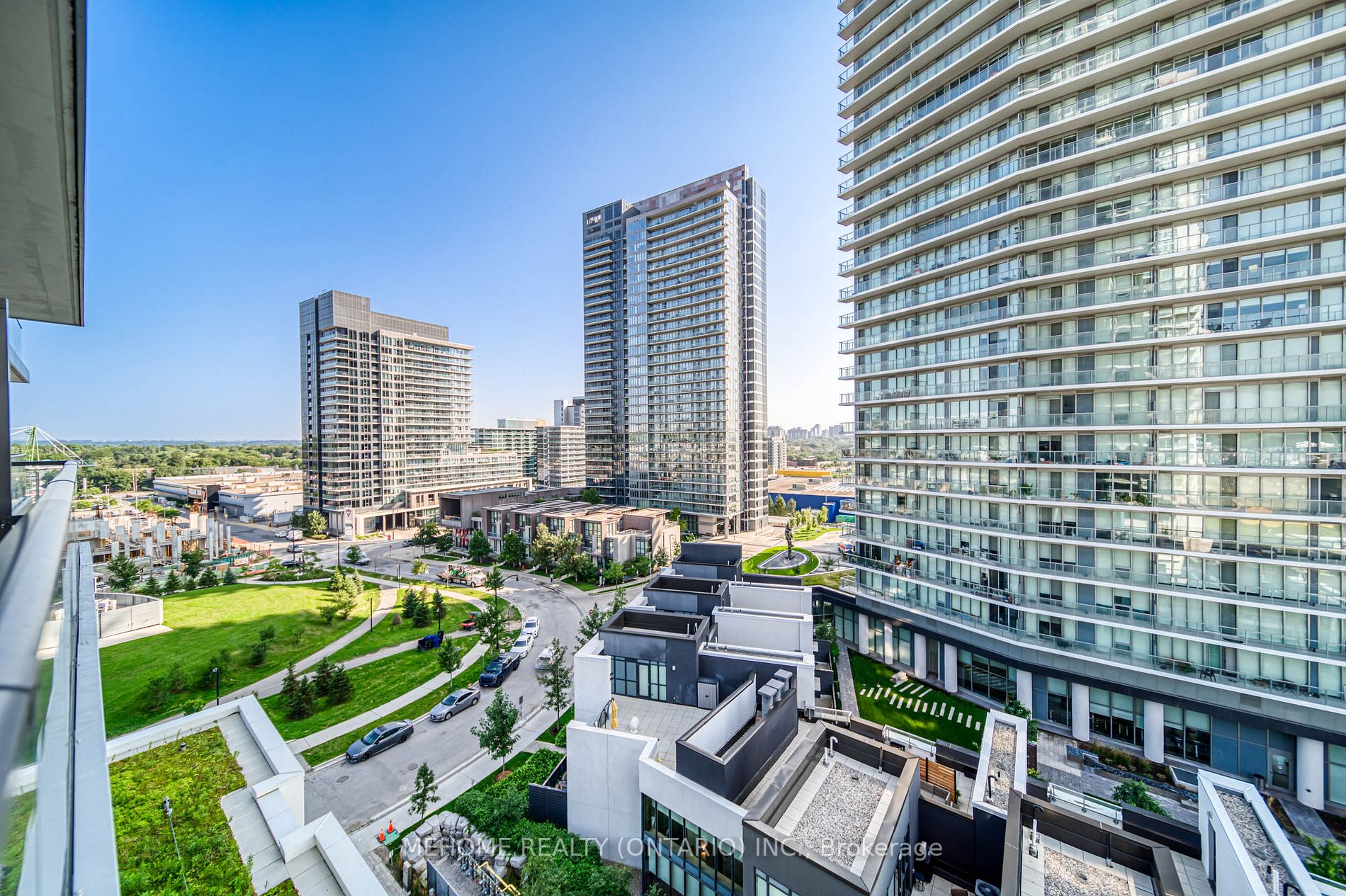 95 Mcmahon Dr, #901
