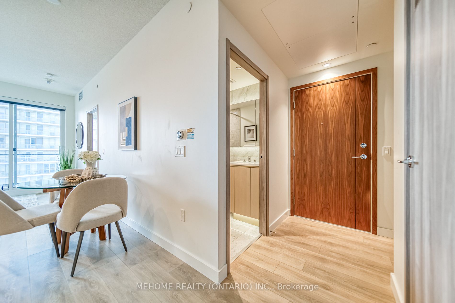 95 Mcmahon Dr, #901