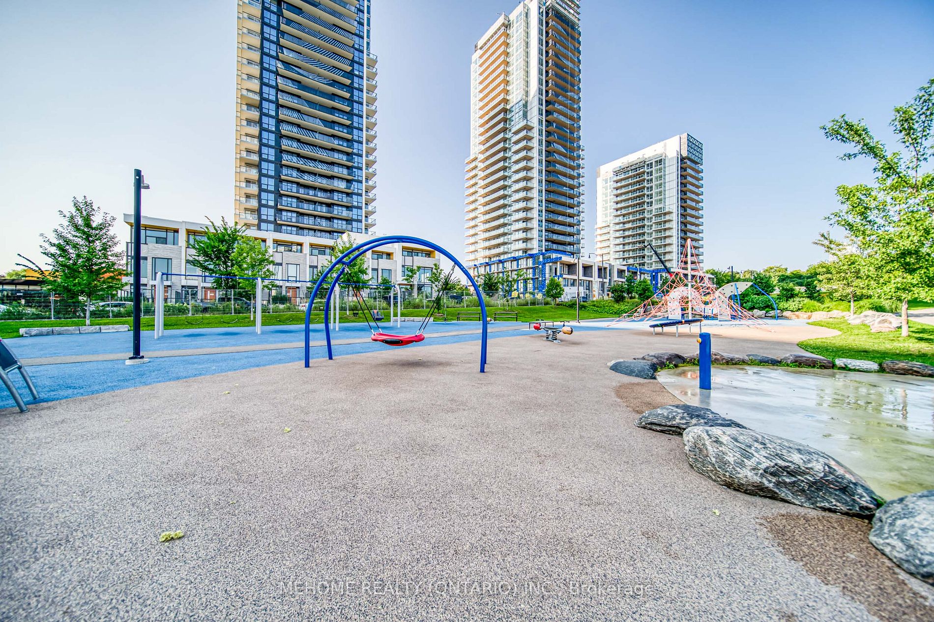 95 Mcmahon Dr, #901