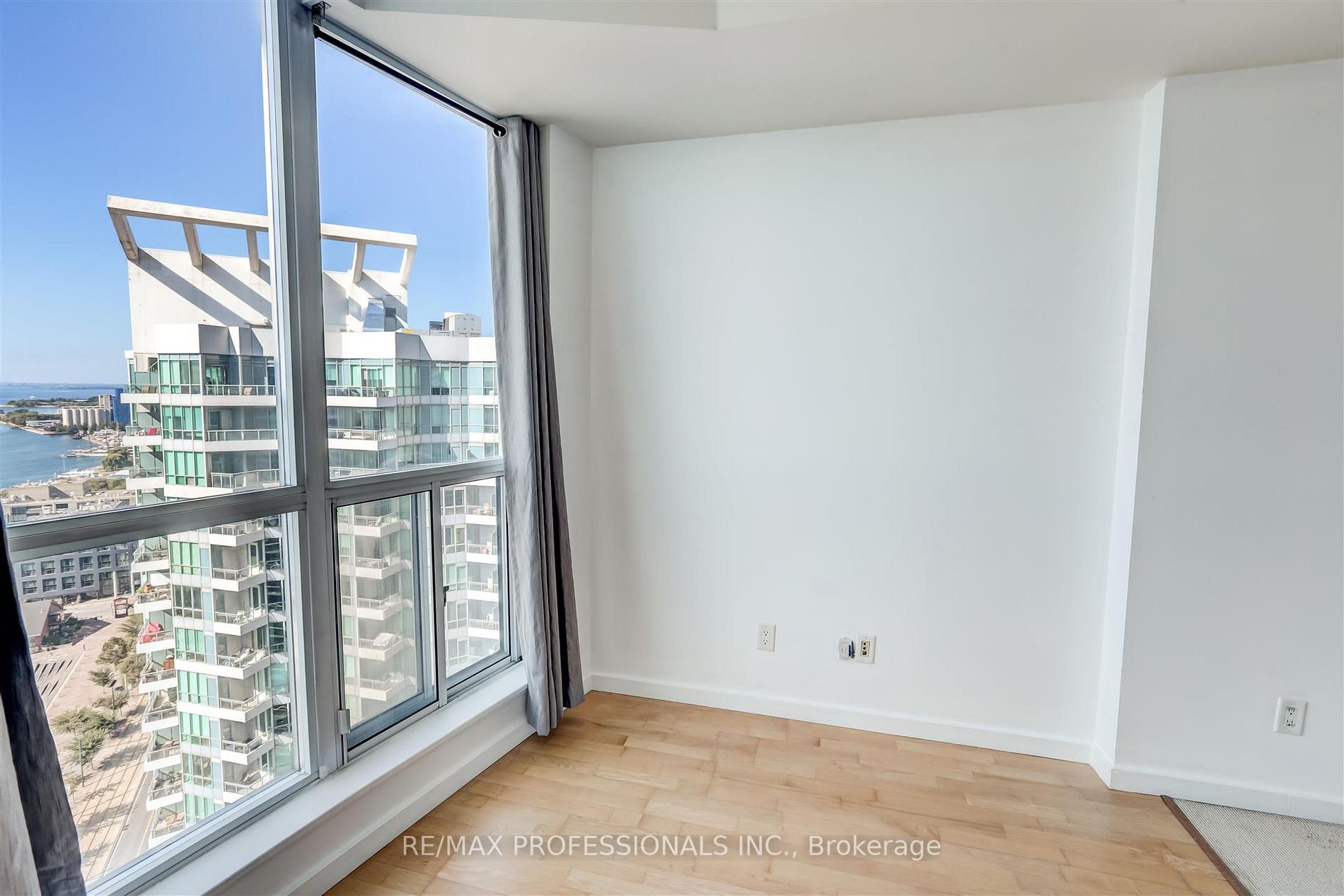 218 Queens Quay W, #2410